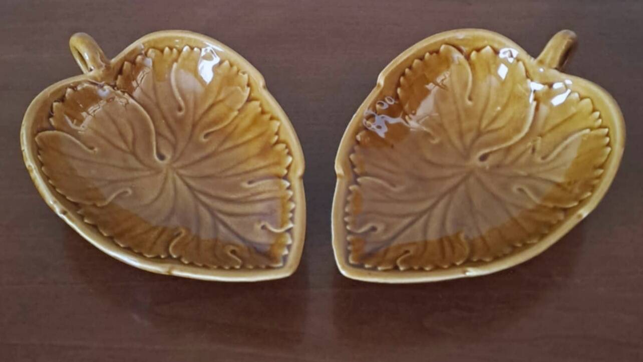 2 Gien serving dishes or trays