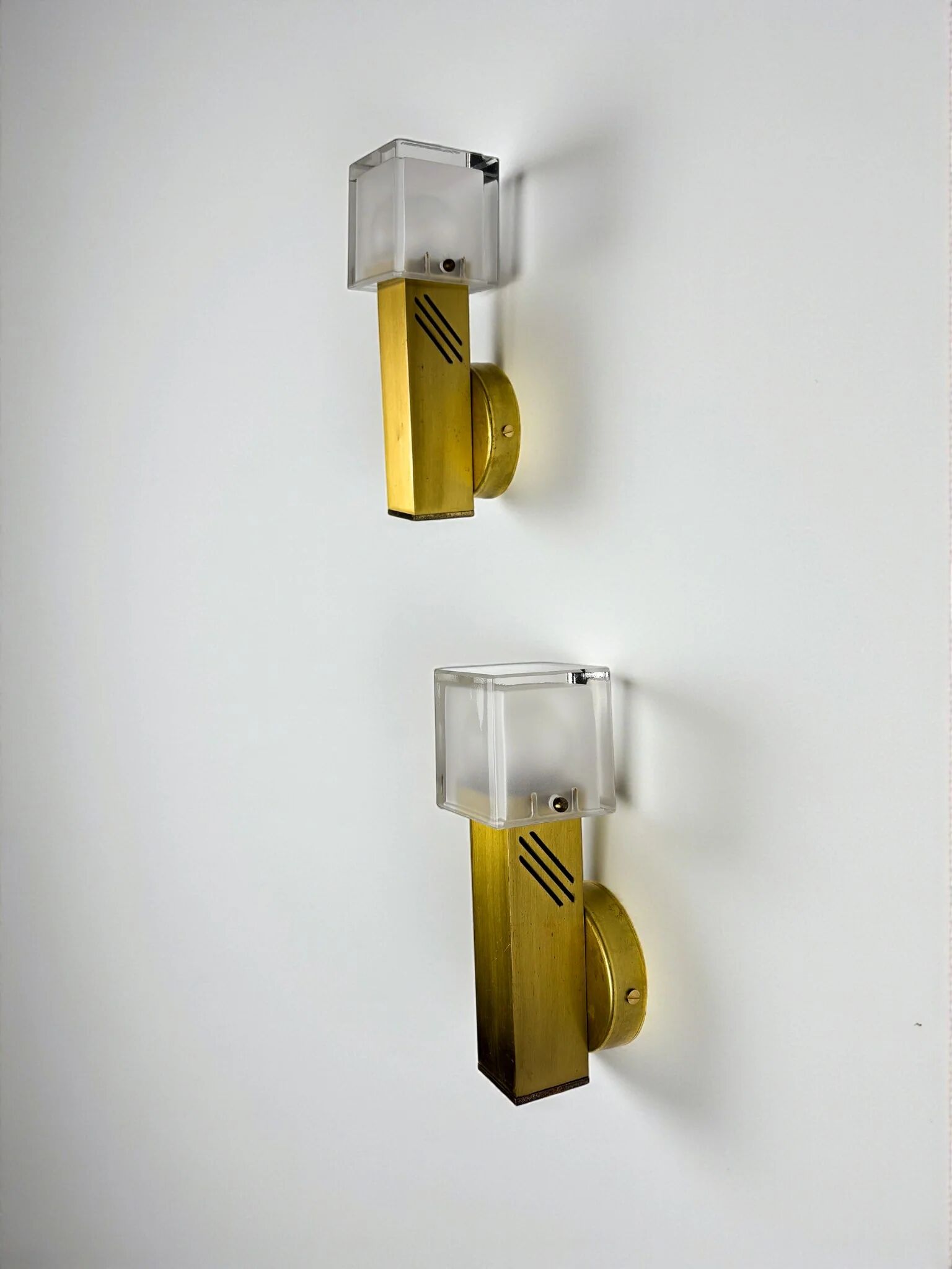 Pair of cubic Murano glass wall lights by Gaetano Sciolari, Italy 1970s
