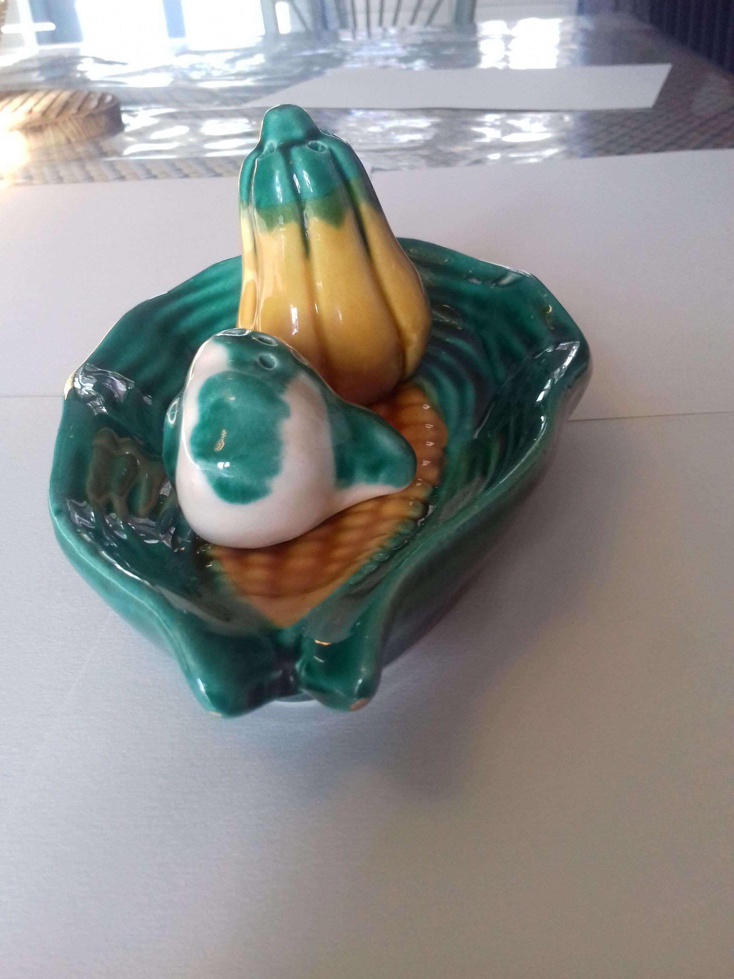 Pepper salt shaker set in slurry - Vallauris