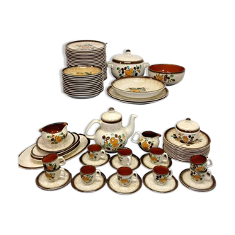 Crockery set model Corfu signed BOCH La Louvière.