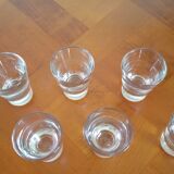 6 glasses with digestive