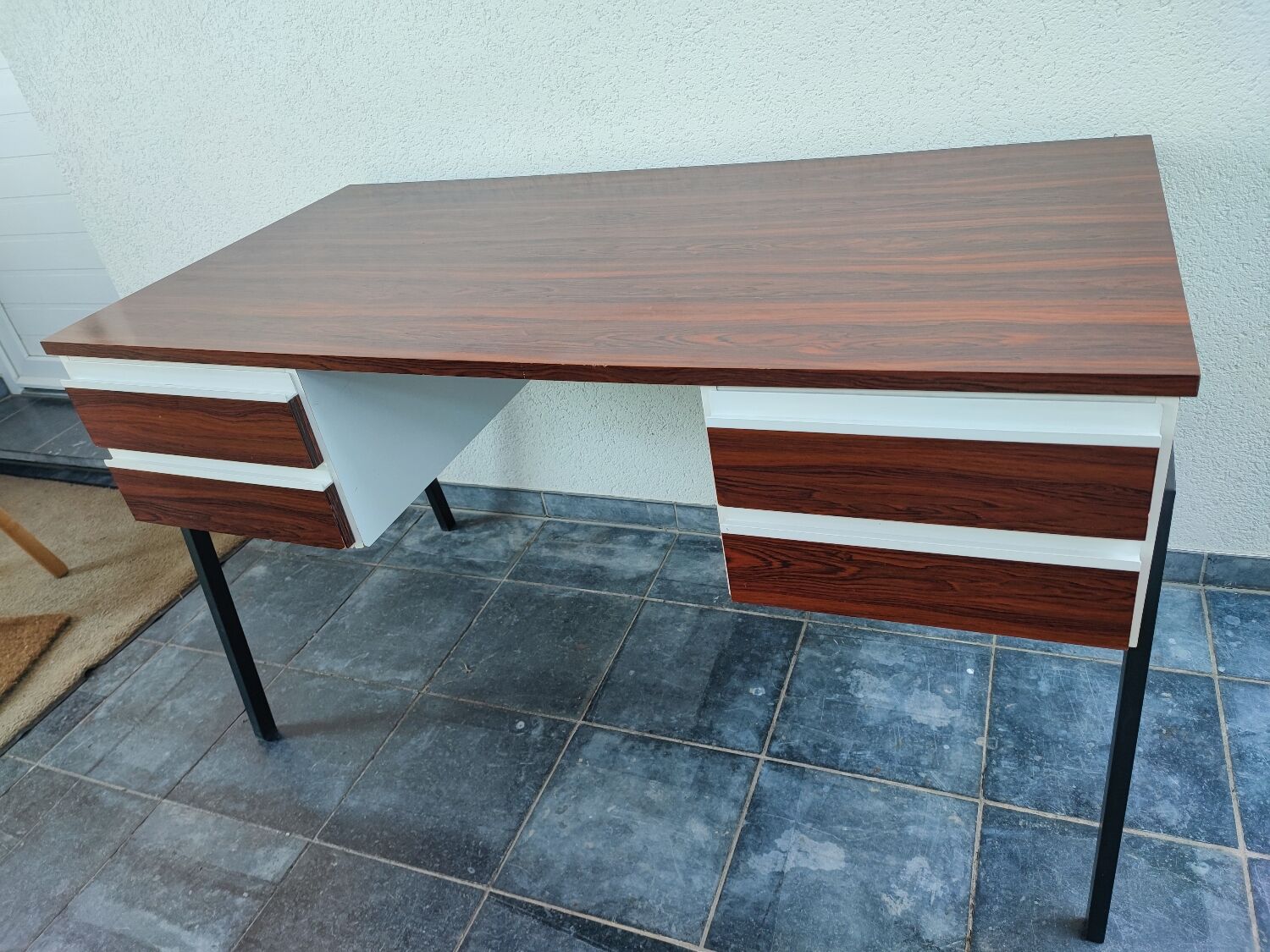 Minimalist formica desk