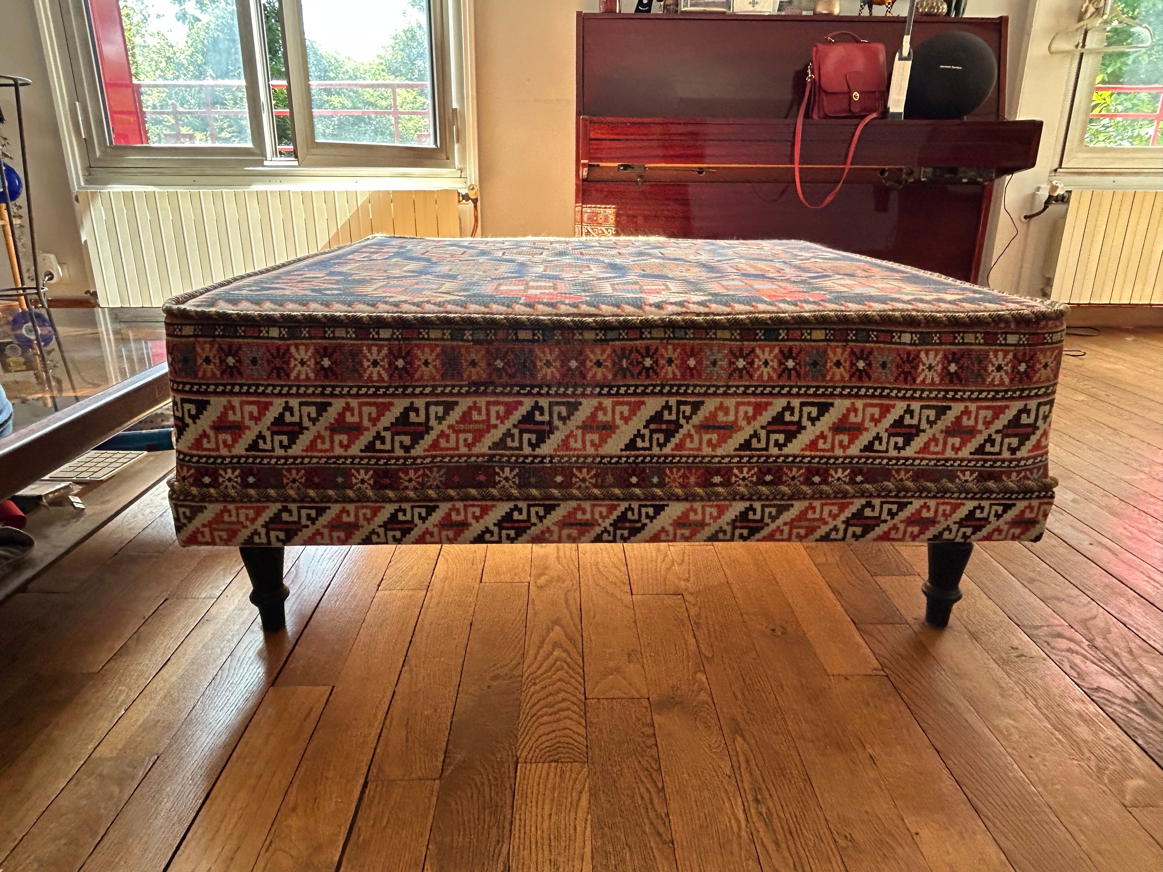 Large wool pouf