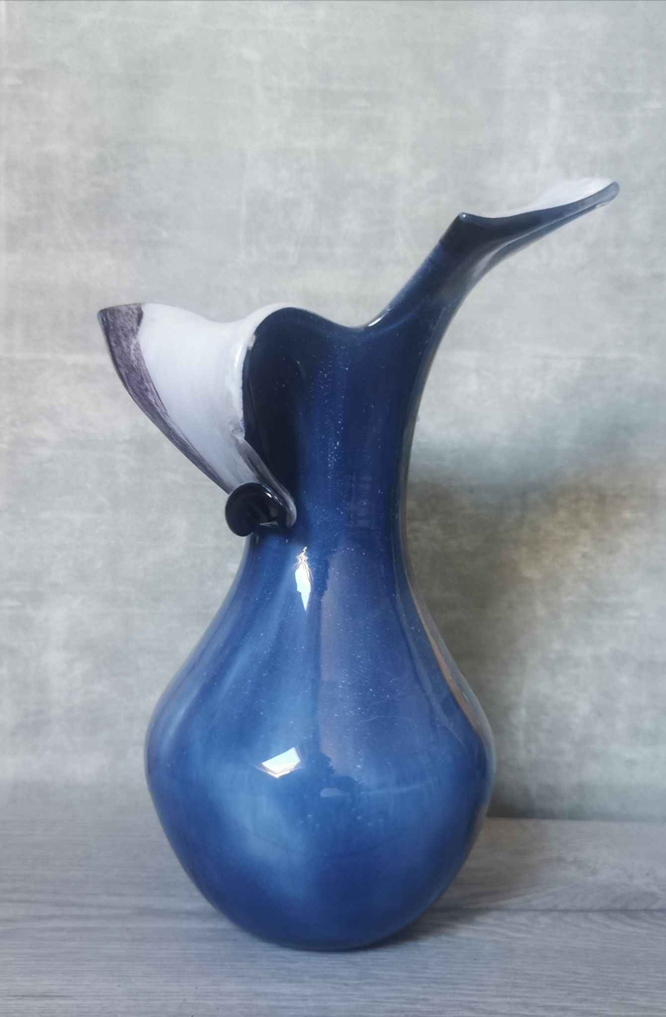 Gold and blue design vase Torcheux