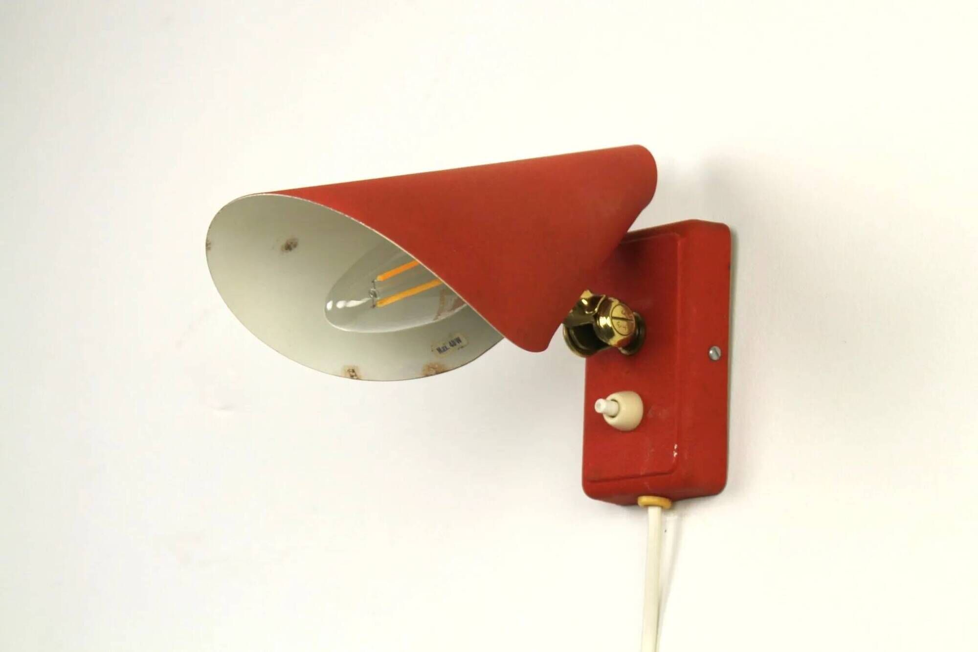 Eric Wärnå for EWÅ Armaturfabrik, Värnamo, Sweden — Model V-13 Wall Lamp, 1950s