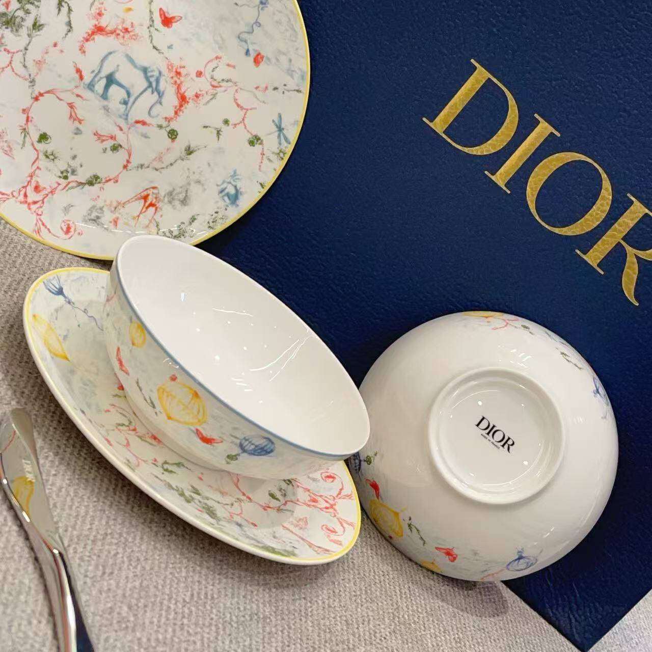 Dior“My First Dinner ”Set – Multicolor Toile de Jouy Innocence