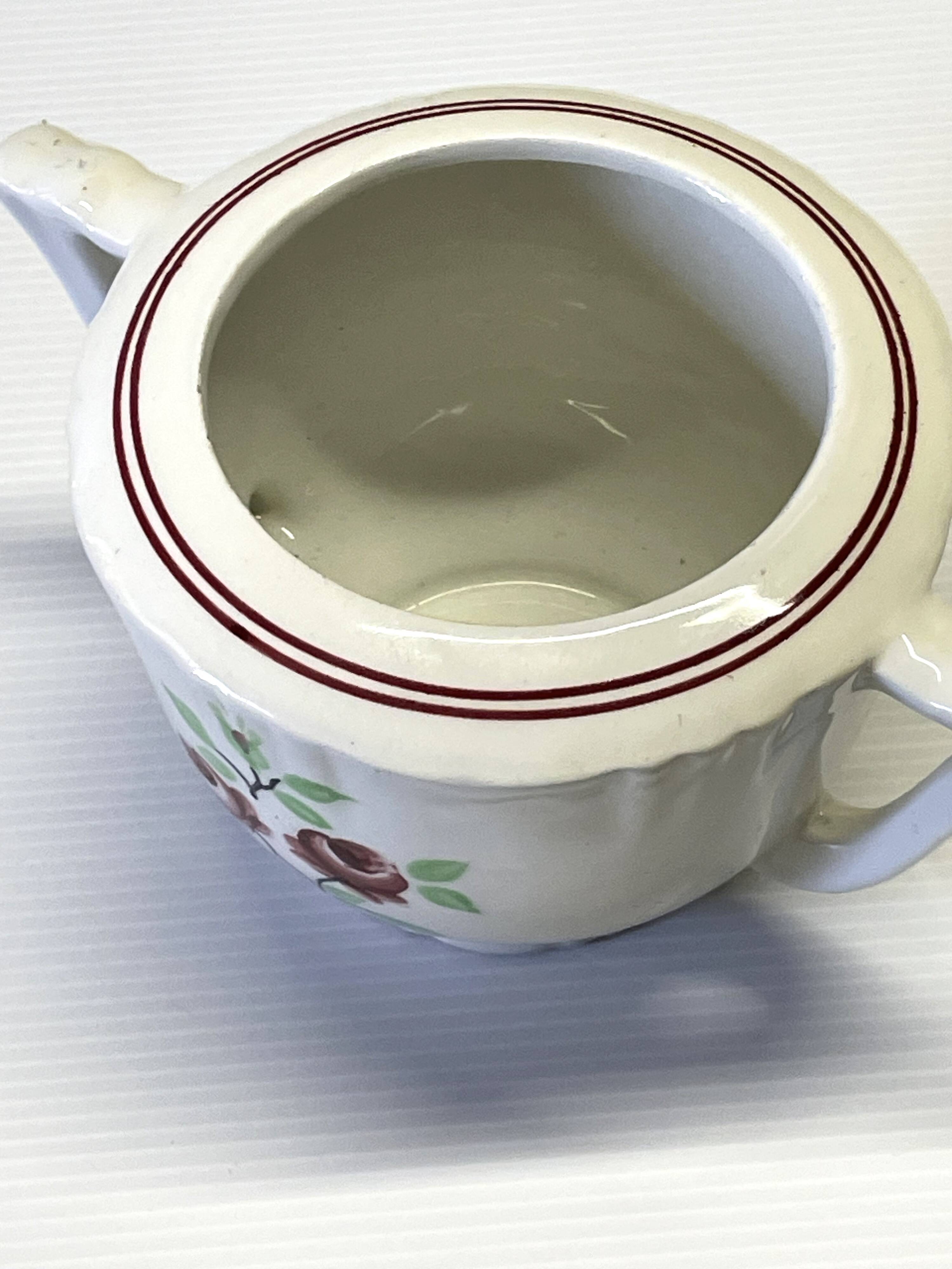 Very nice sugar bowl from Moulin des Loups in very good condition.