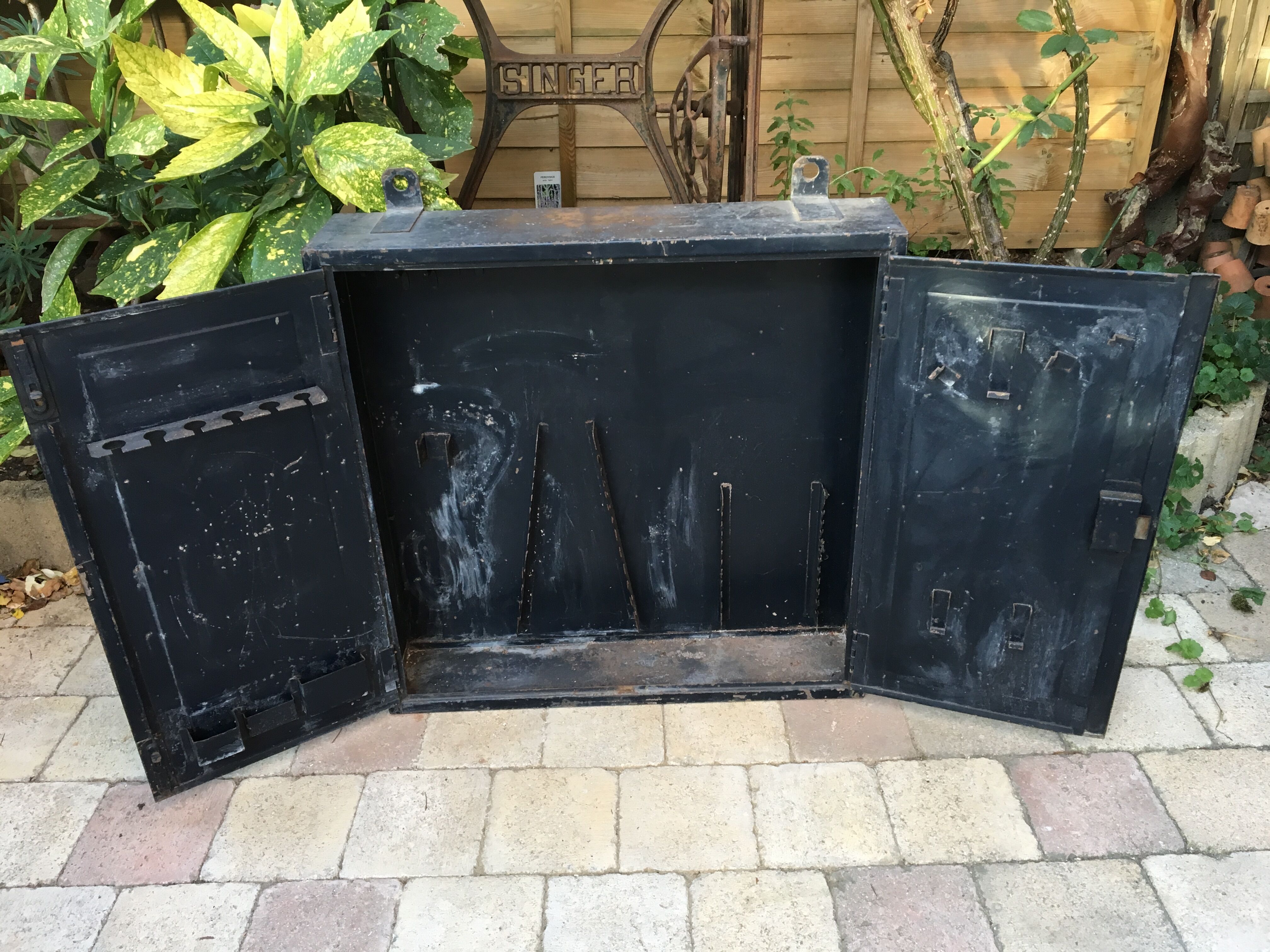 Garage Rheidco cabinet