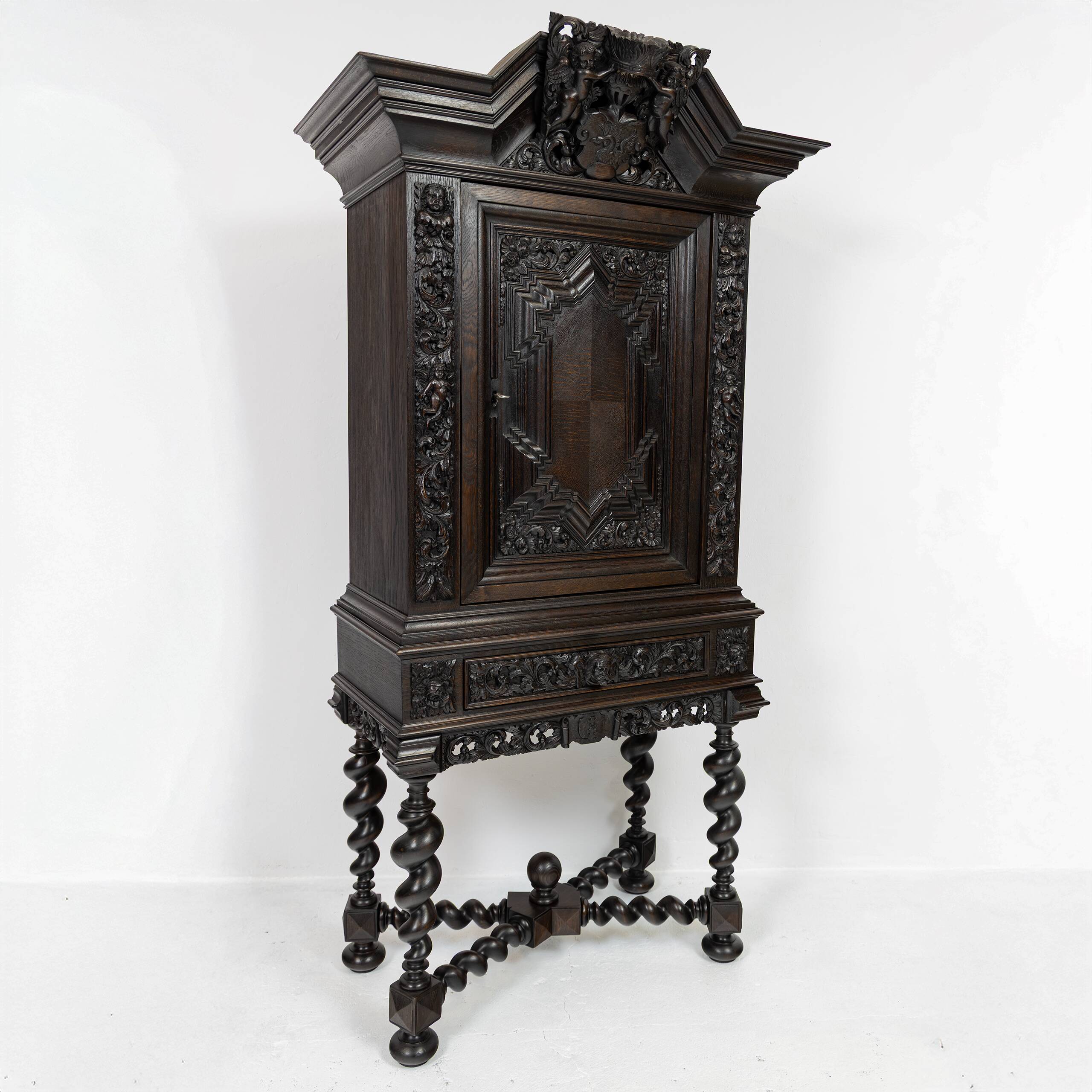Neo-baroque cabinet from Gdansk in oak - around 1870-1880