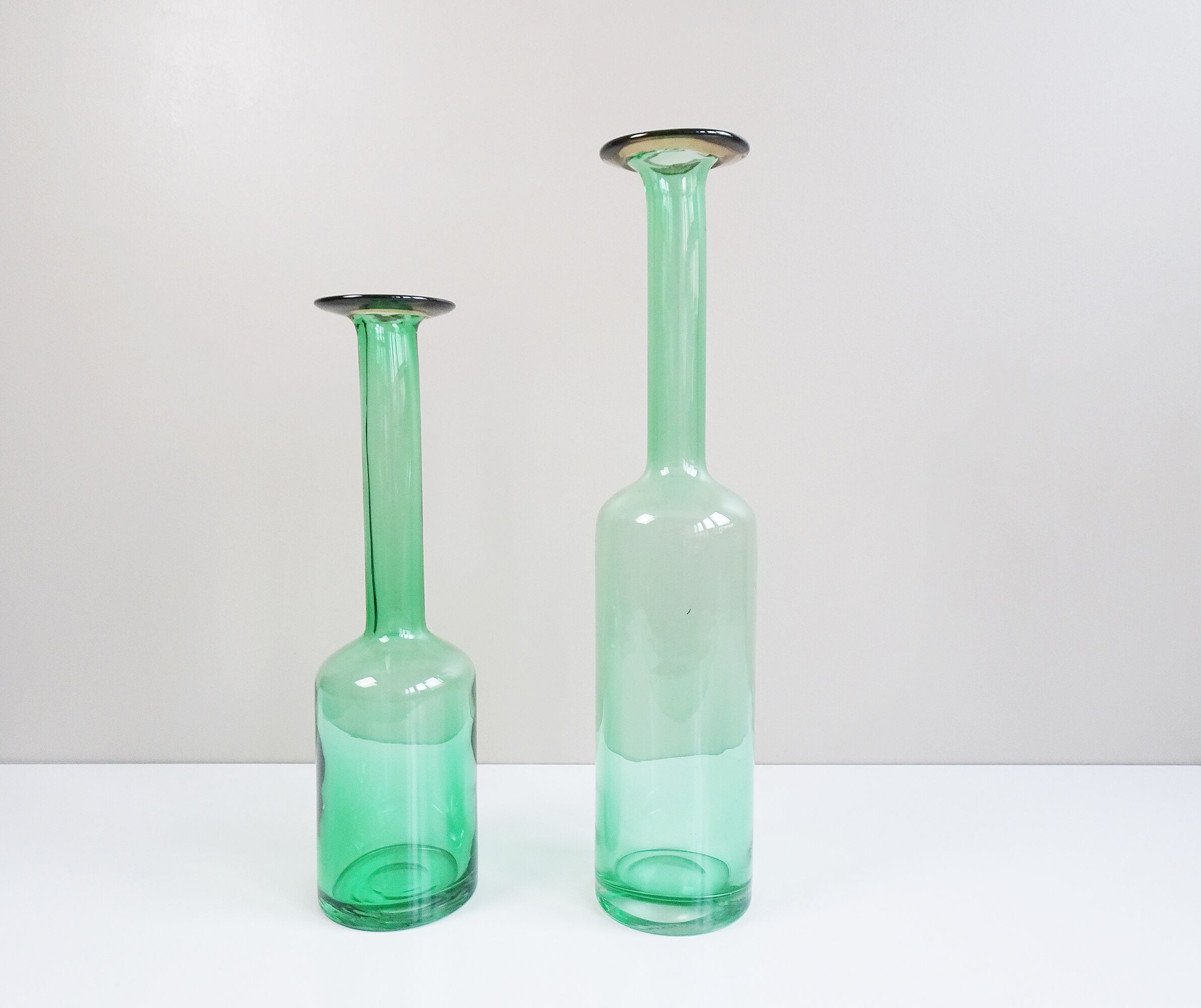 Vases bouteilles en verre vert de Villeroy et Boch