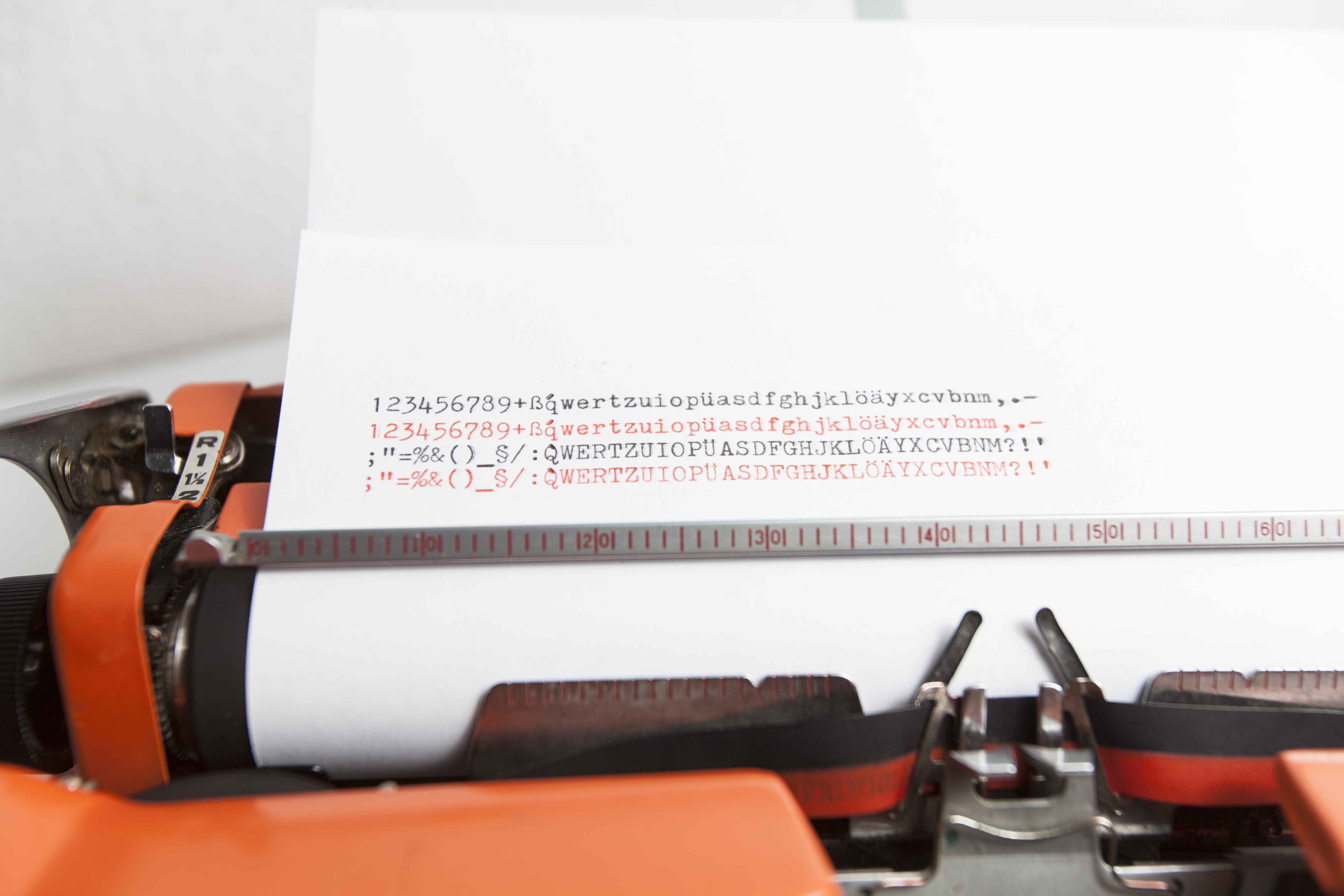 Machine à écrire brother de luxe 879 révisée et ruban neuf qwertz