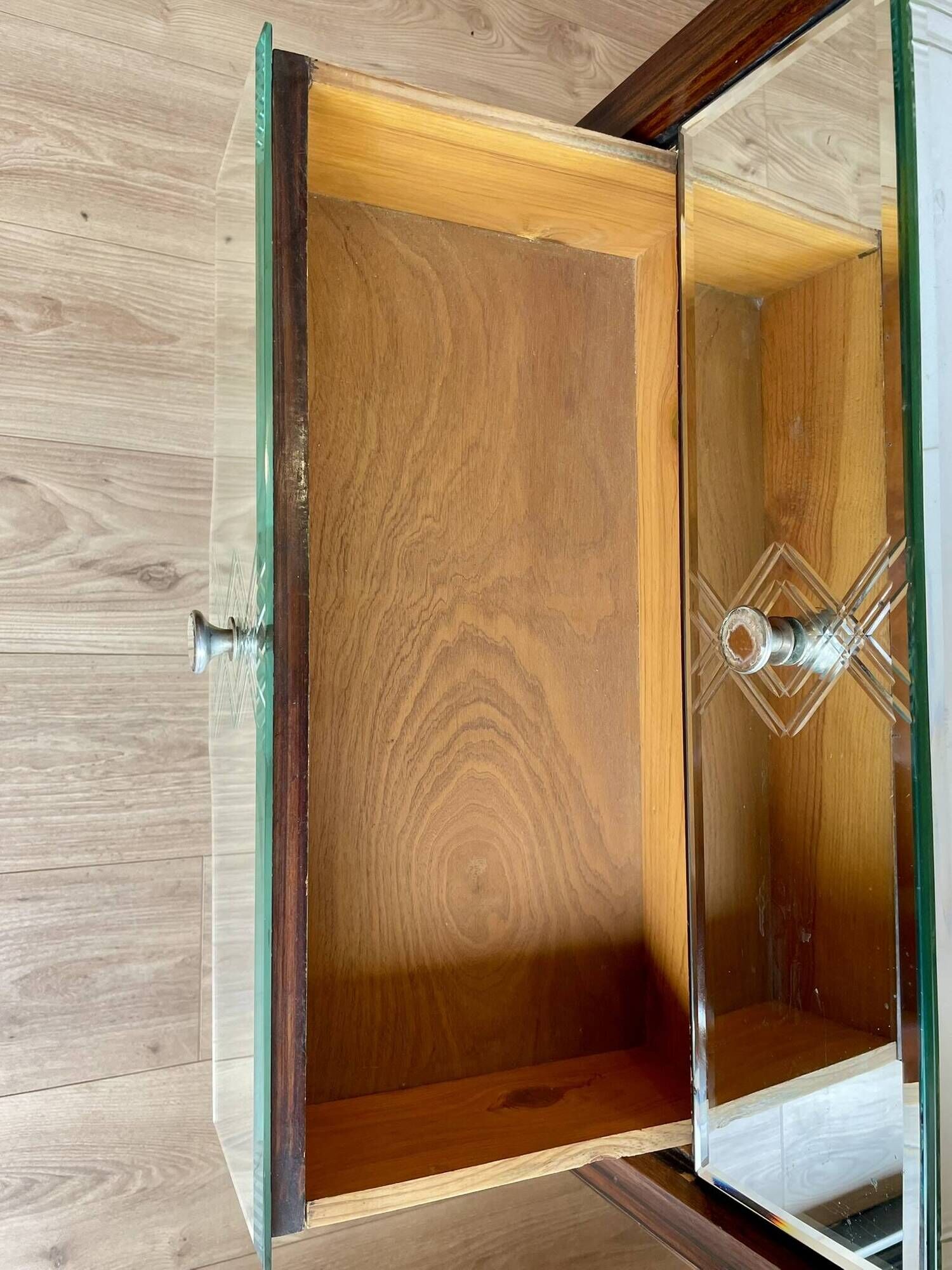 Small entrance chest of drawers or antique bedside table with engraved mirror.