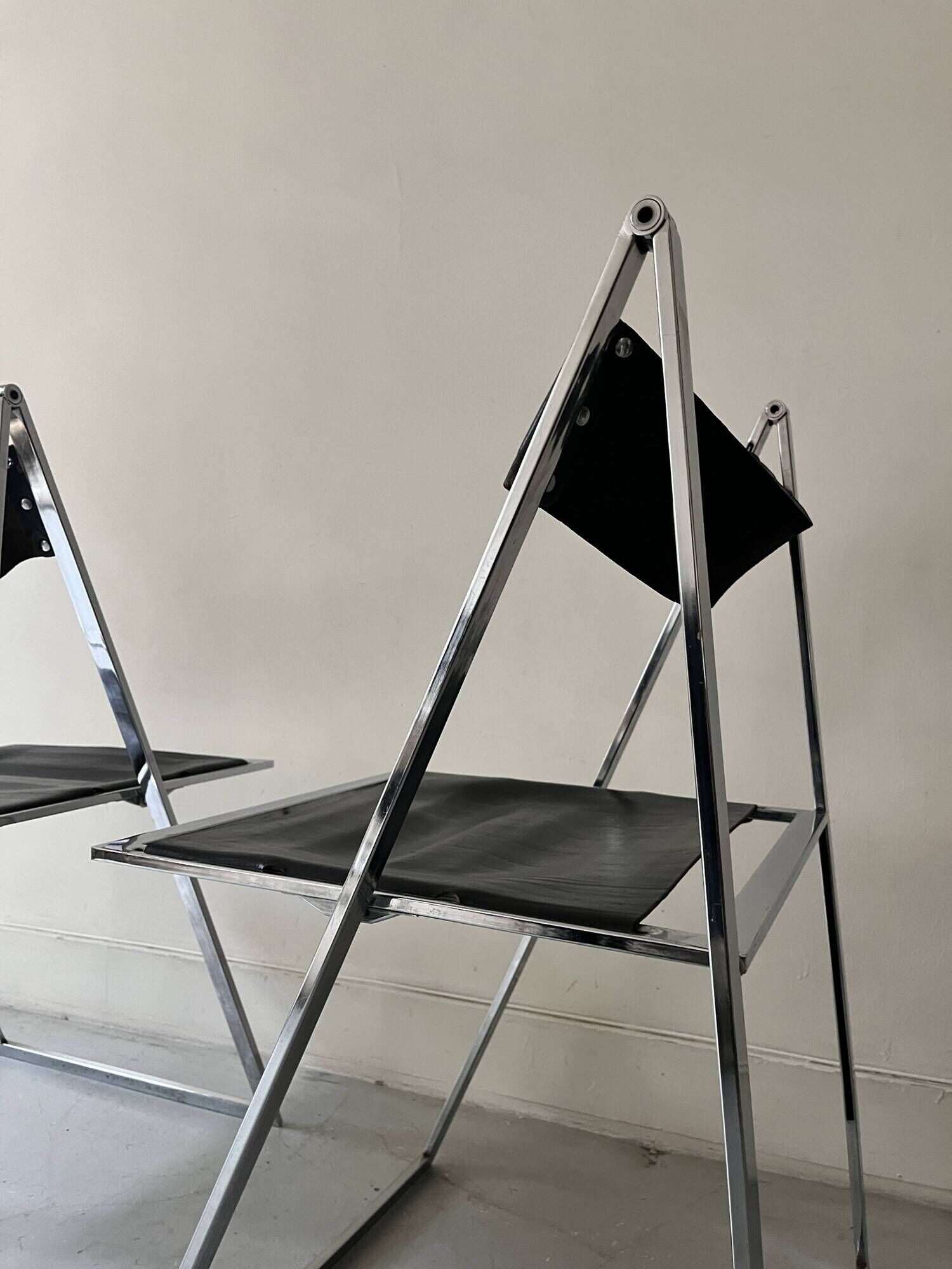 Set of 2 folding chairs in leather and chrome model Elios by Fontini & Geraci, Italy 1970