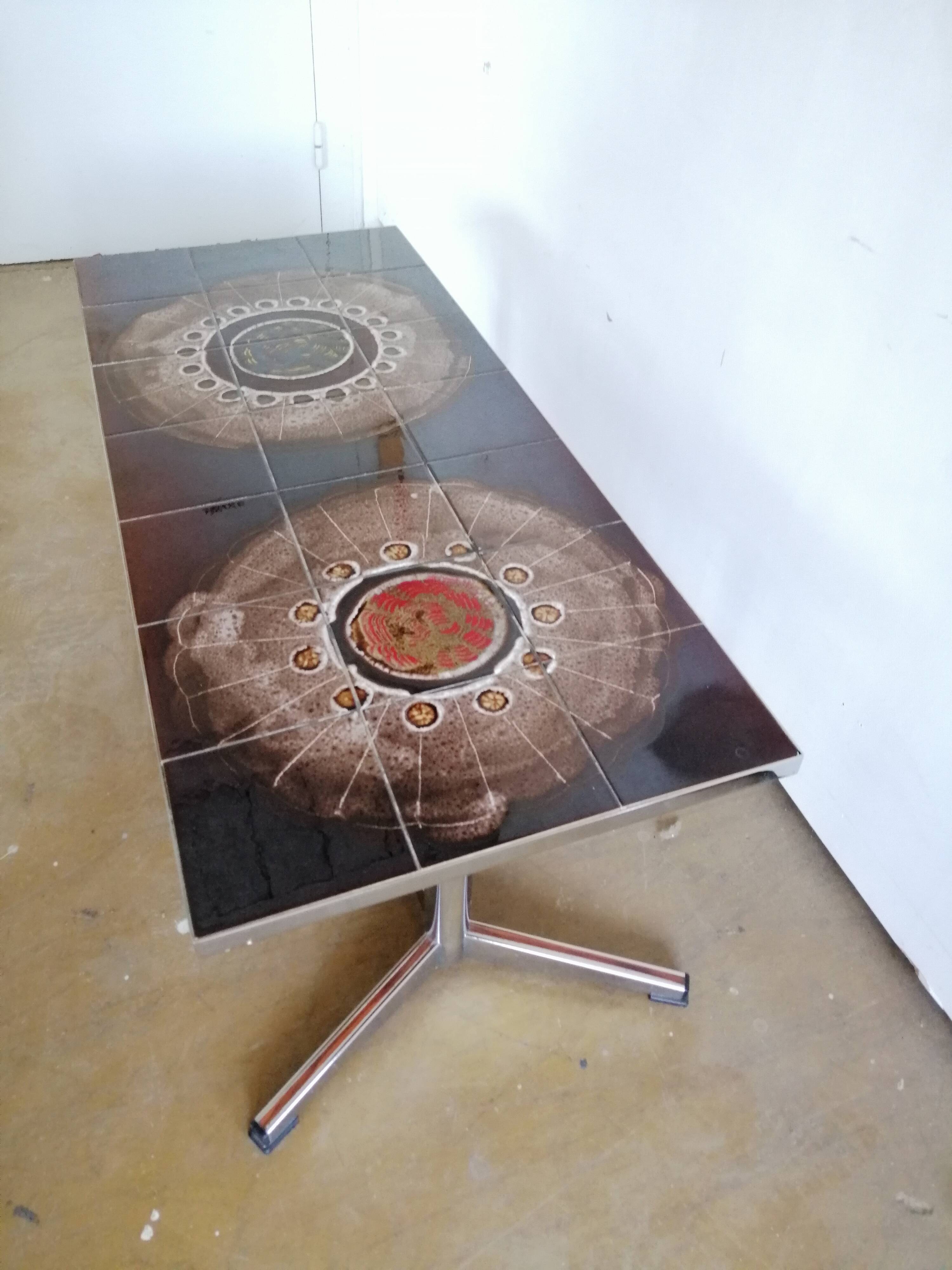 Vintage coffee table faience and chrome
