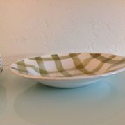Set of six flat plates and one Moulin des Loups bowl, green tablecloth model/1950s-1960s