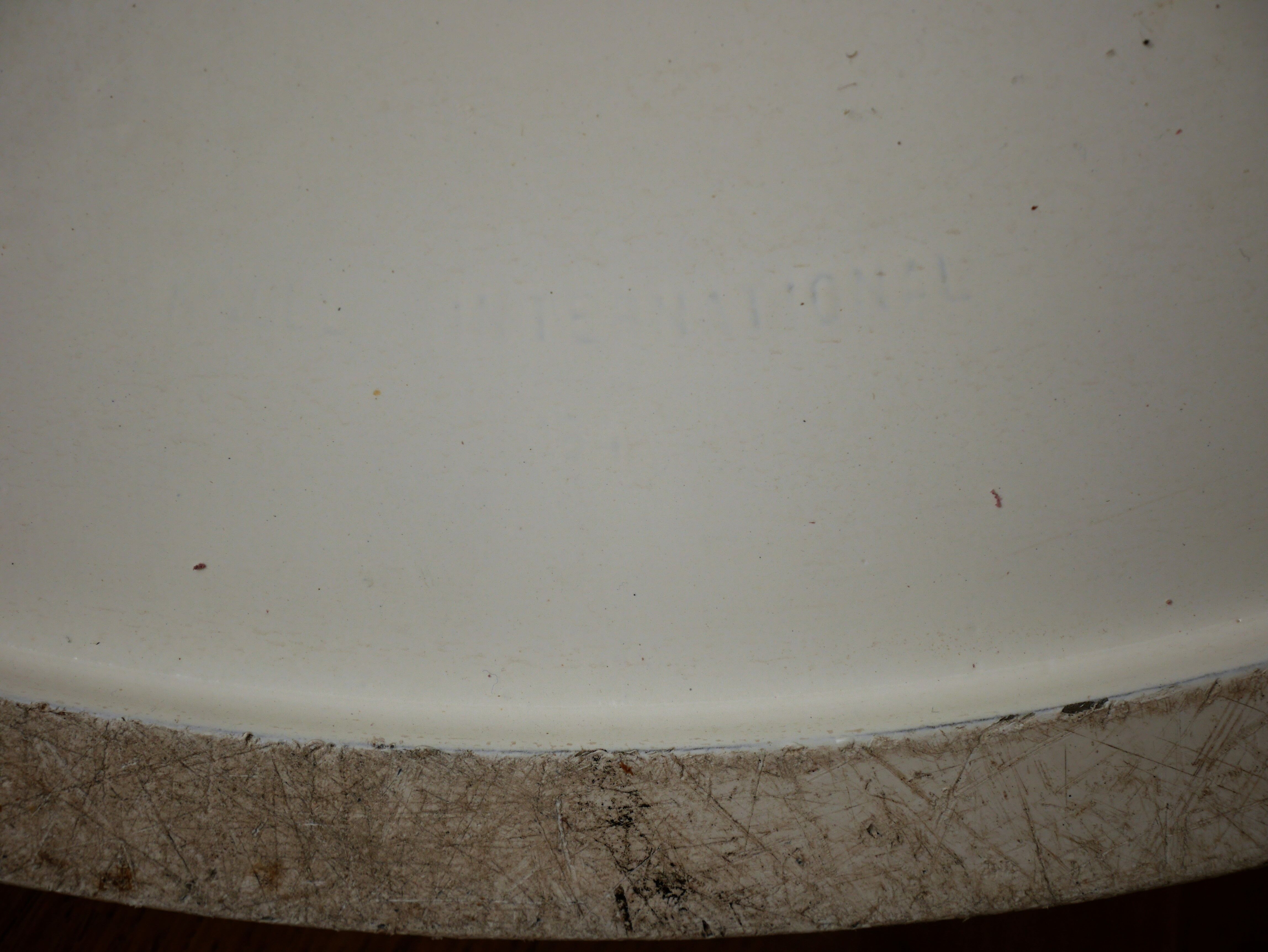 Tulip table by Eero Saarinen for  Knoll International