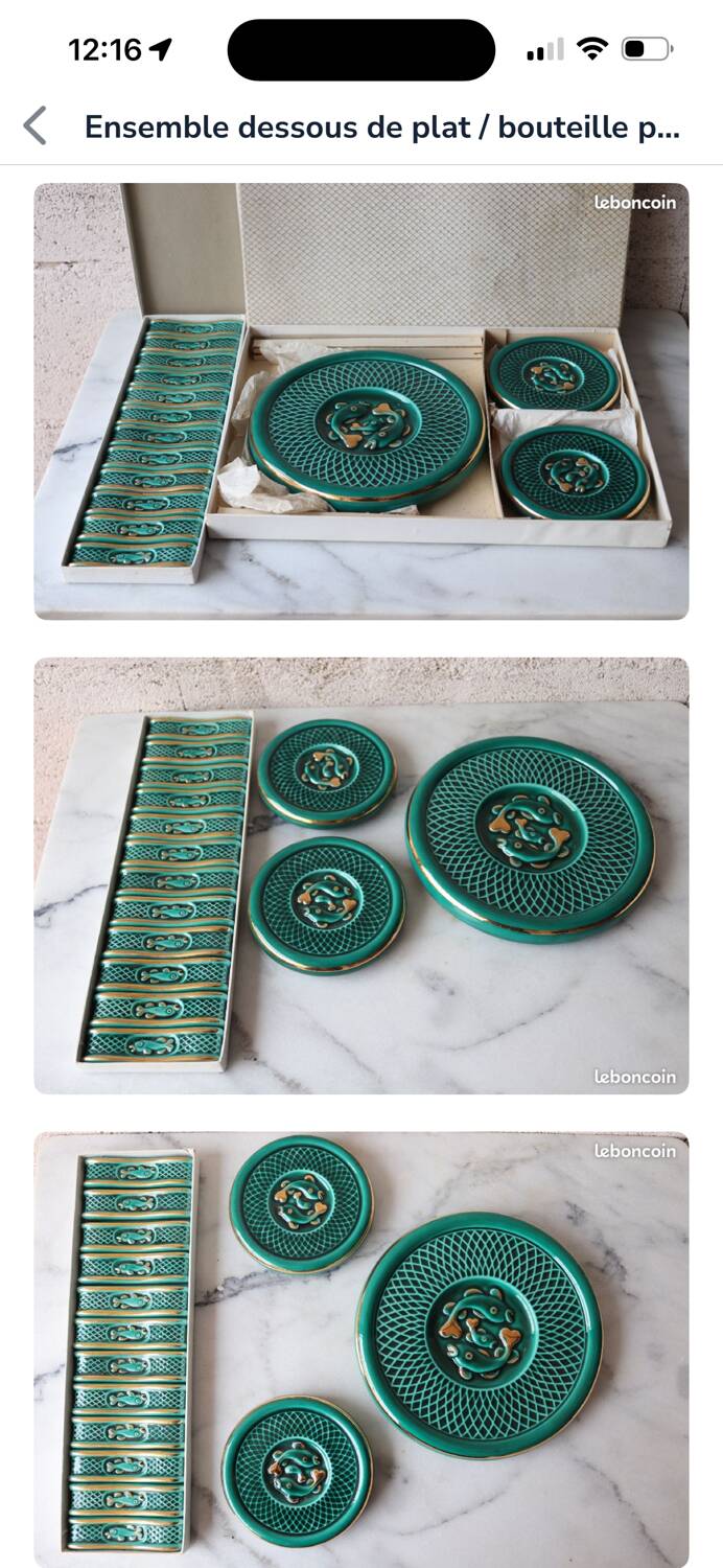 Set of trivets / bottle knife holder barbotine from the 1950s.