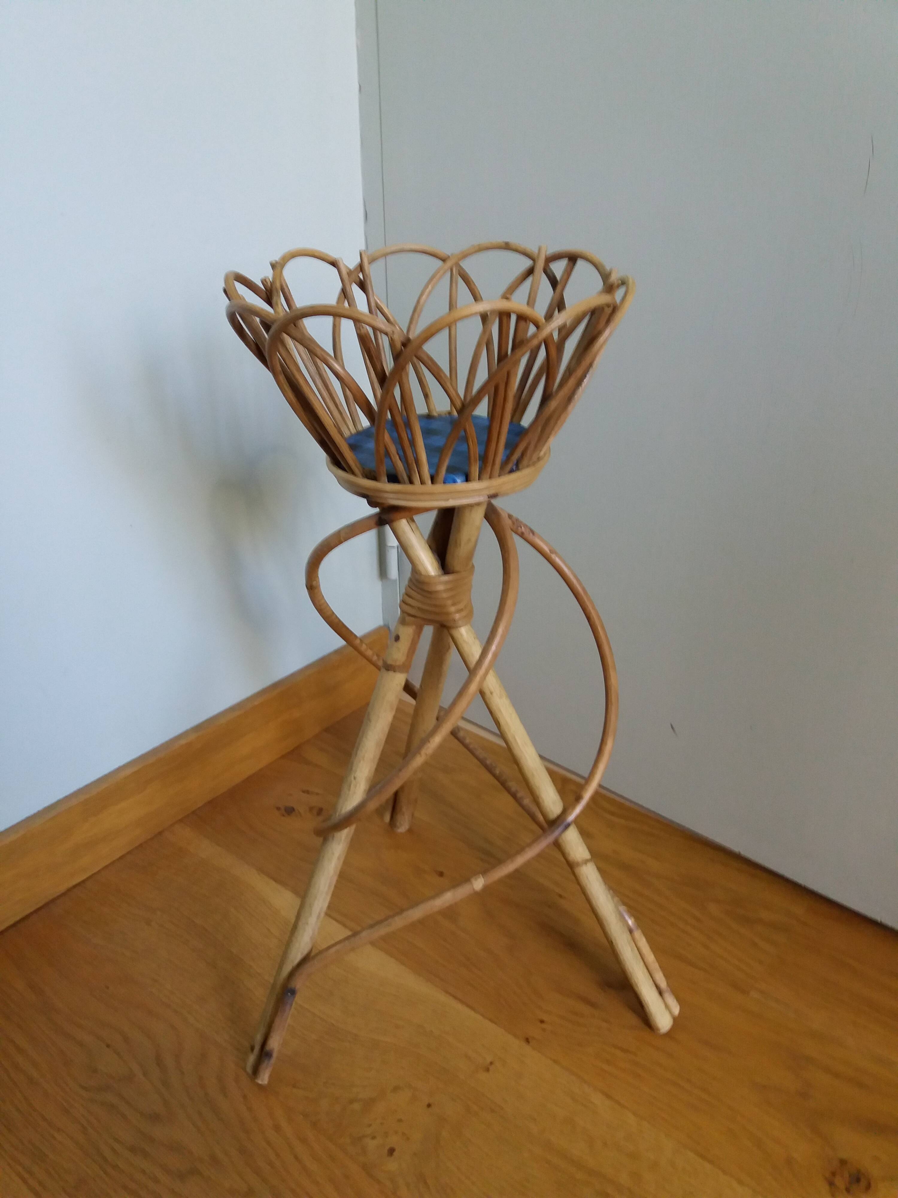 Rattan wicker plant holder