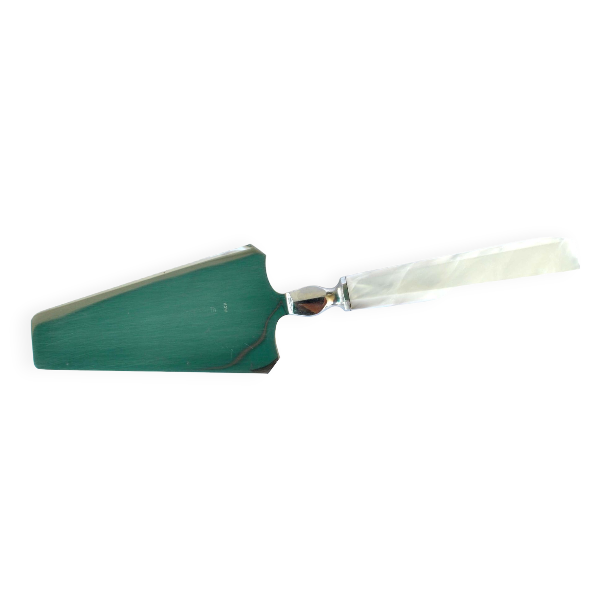 Vintage pie shovel by Streisguth in stainless steel and pearly resin handle