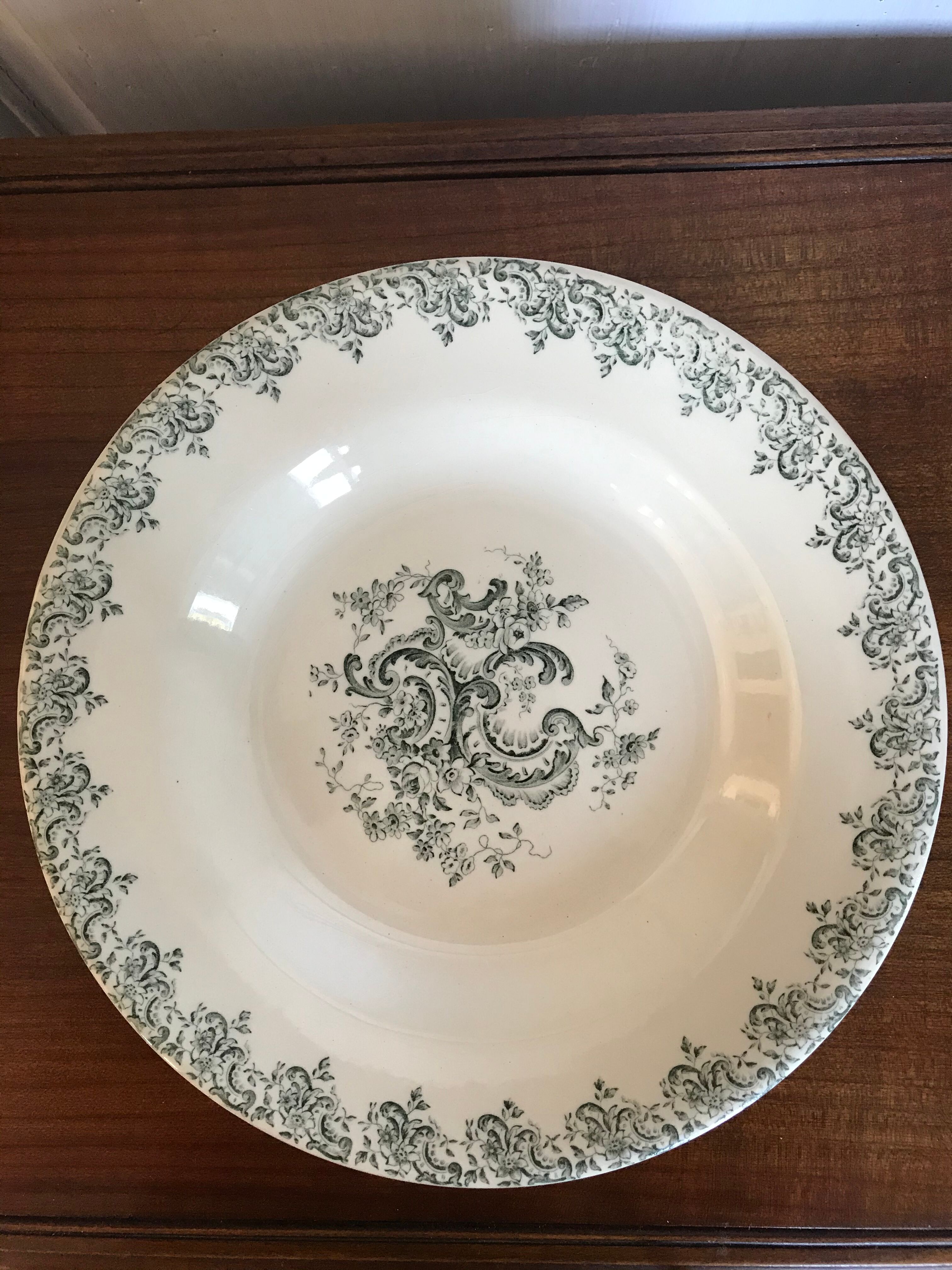 Set of 6 hollow plates gien iron earth