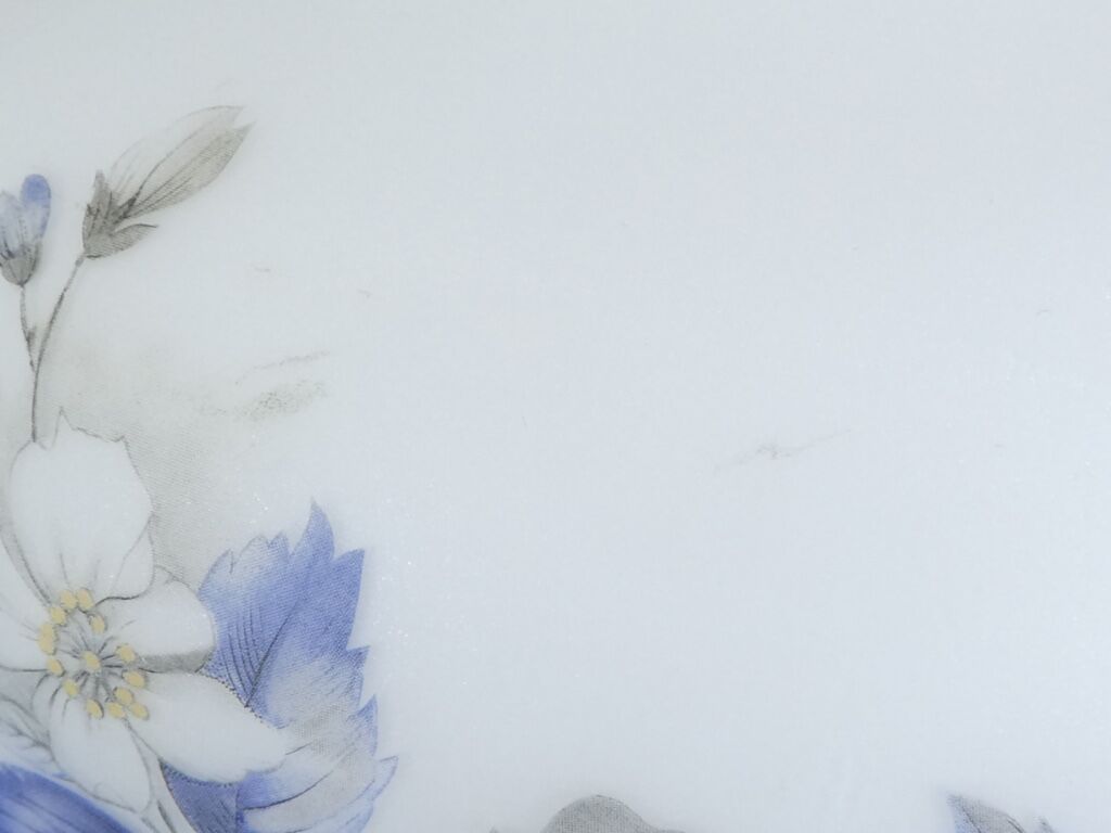 Vintage vintage floral decoration opaque glass vase 50 years