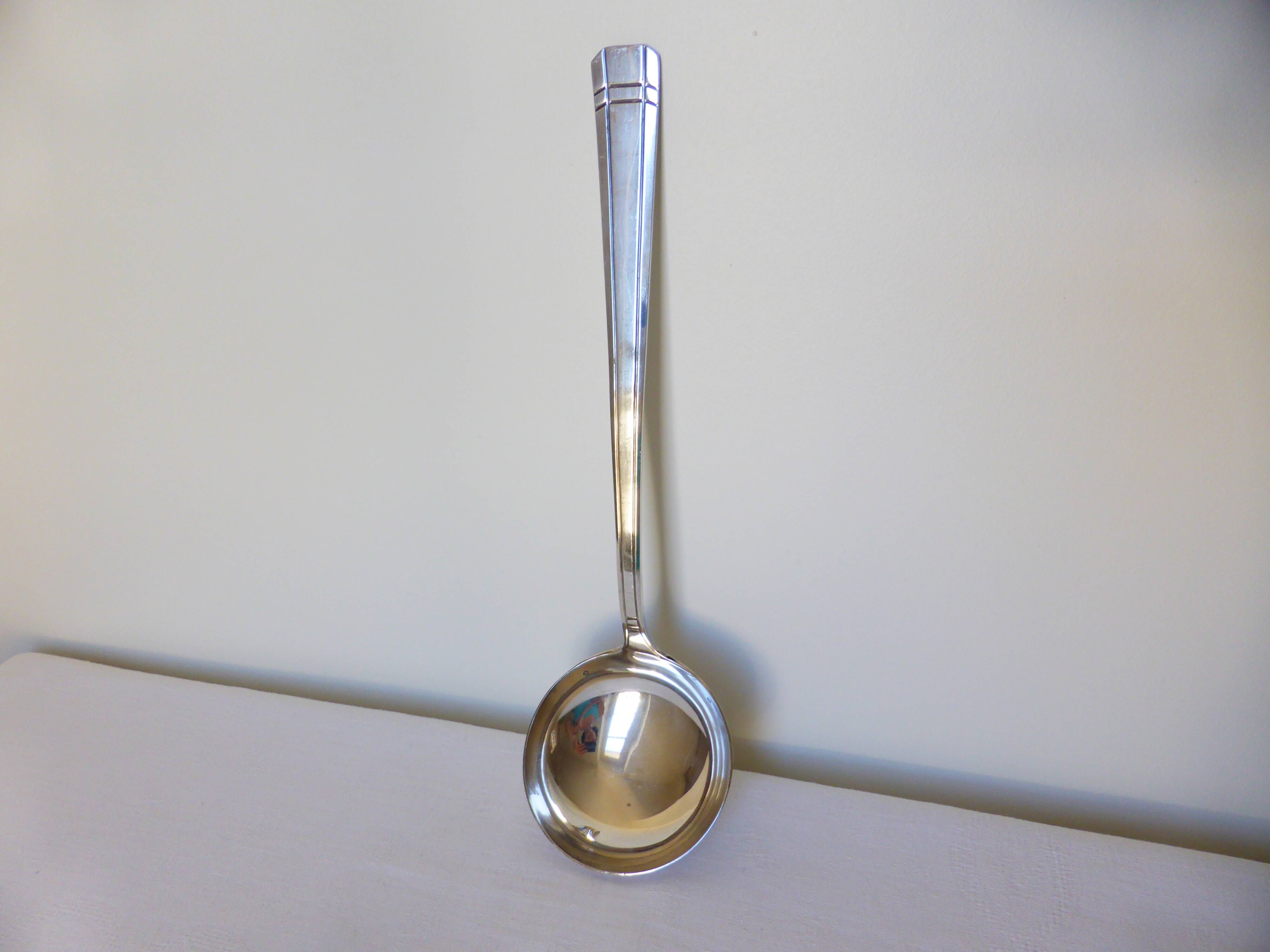 Vintage silver-plated metal ladle, hallmarked 2106277