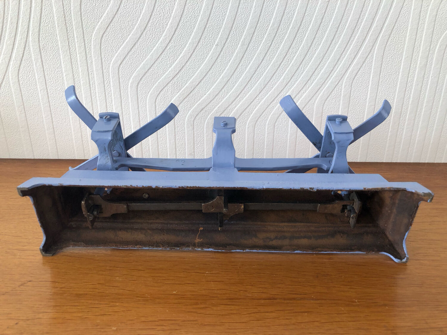 Old scale Force 5 kilos Roberval blue