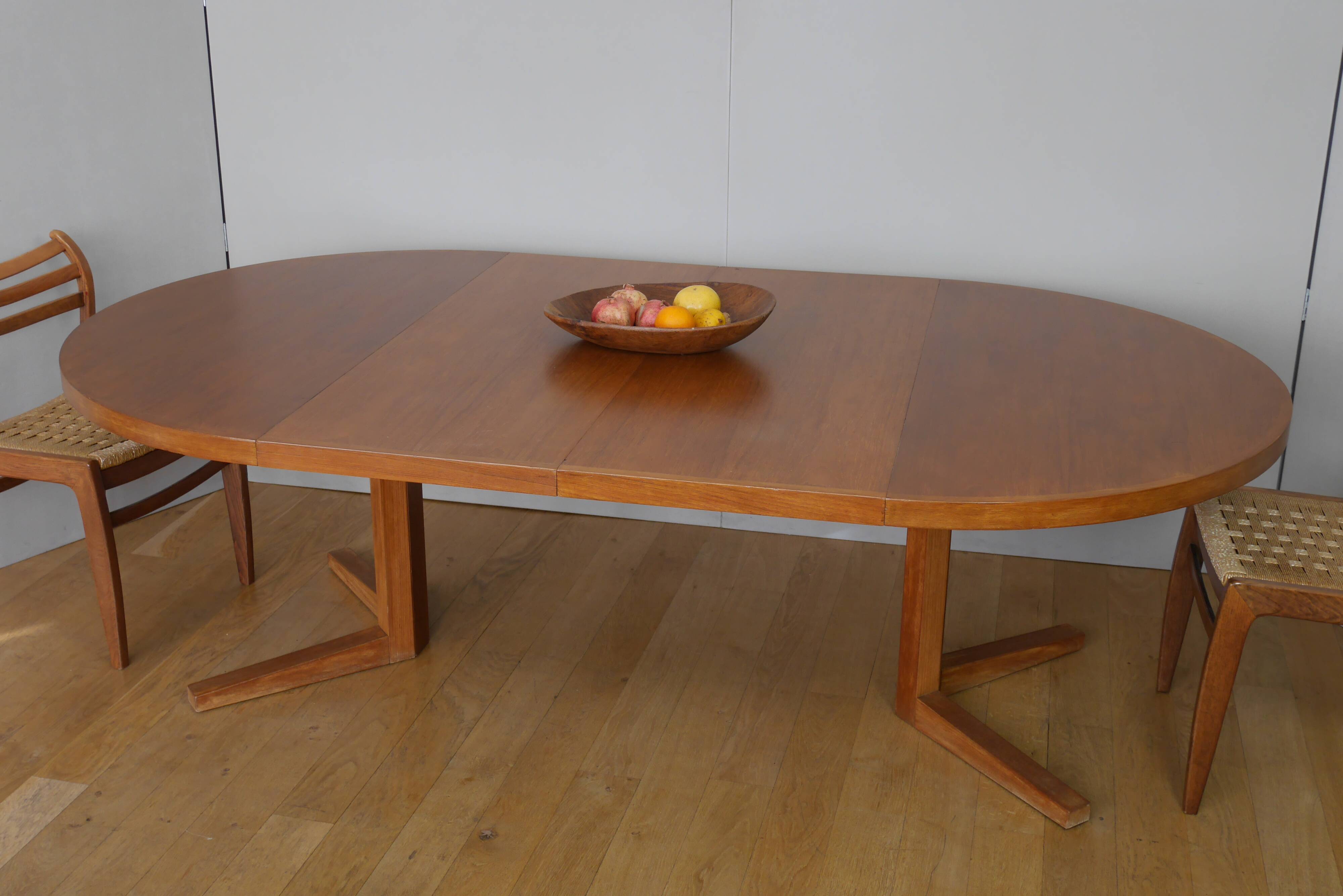 Round table with 2 teak extensions by J. Mortensen, Scandinavian edition Heltborg