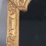 Antique mirror with hat-shaped frame, carved and gilded wood, 46x32 cm D011