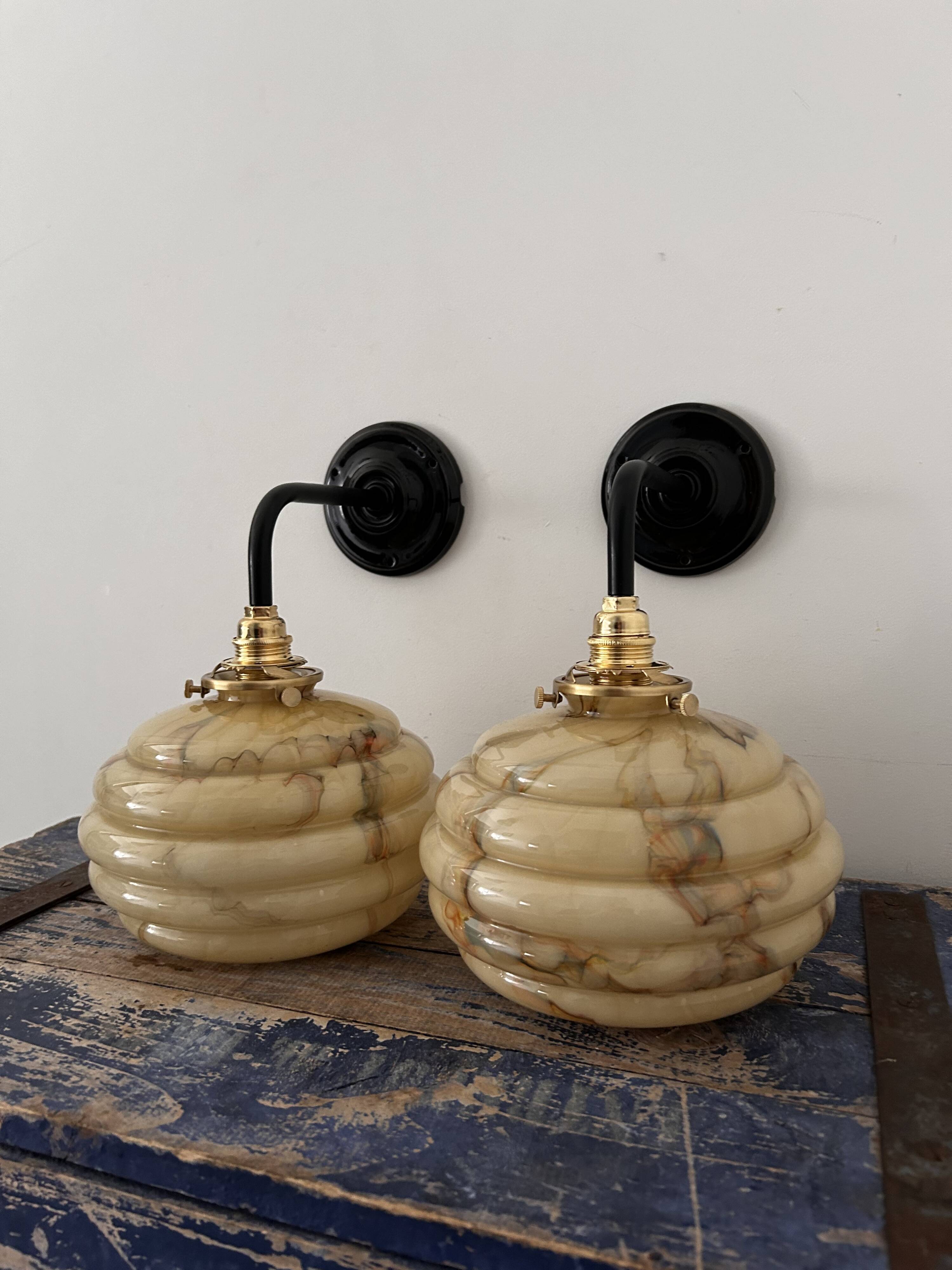 Pair of wall lights in marbled opaline