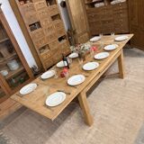 Table with integrated extensions