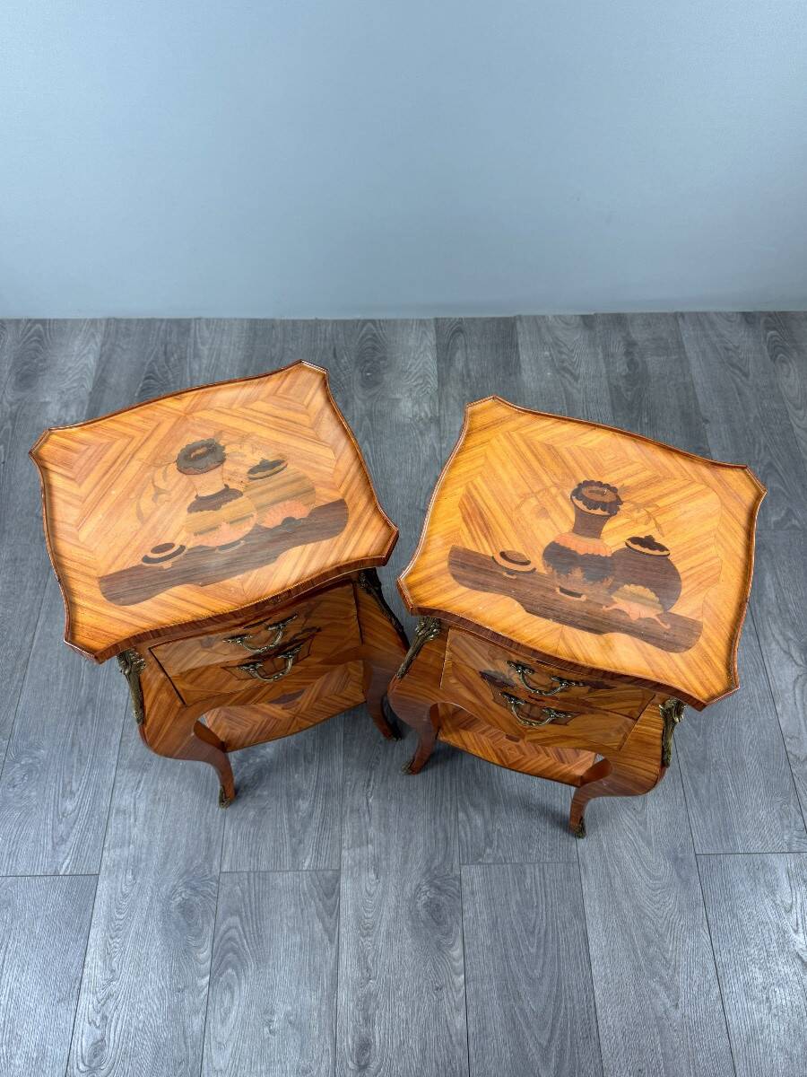 Pair of bedside tables in marquetry in the Louis XV style, 20th century.