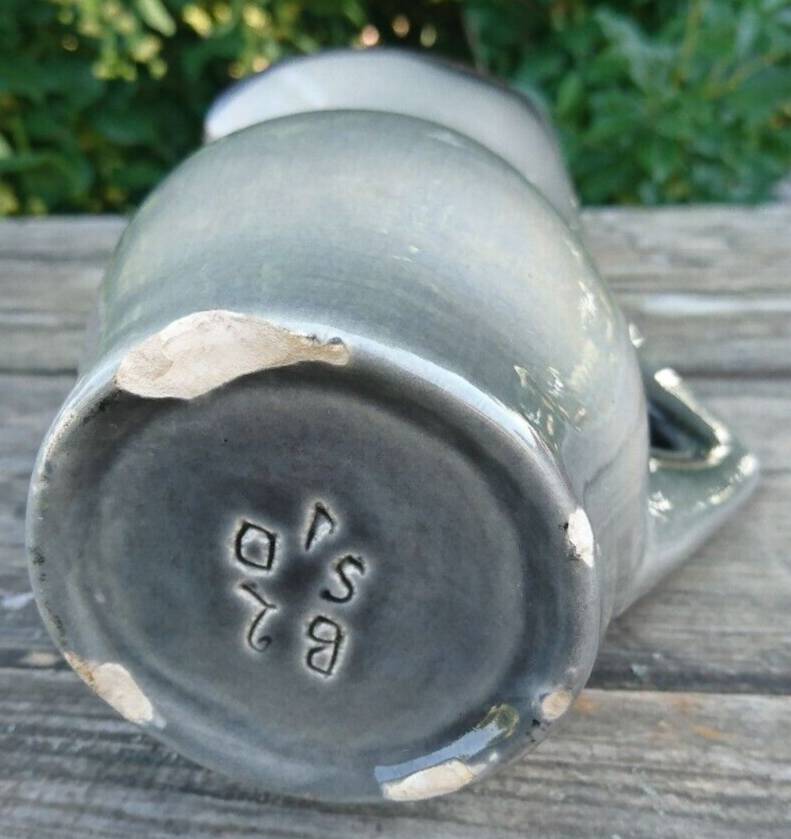 Pichet vase in earthenware of Blois Glazed Color Gray and Bordeaux