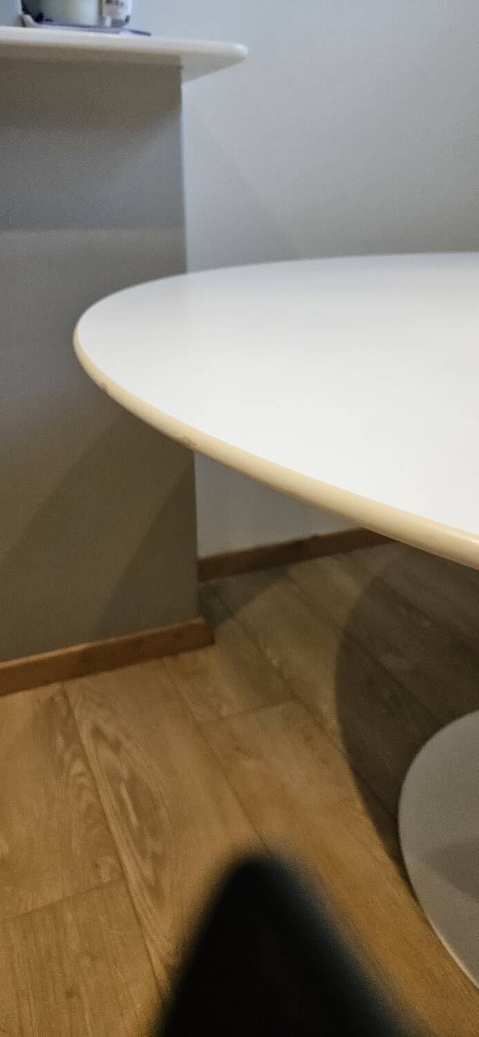 Knoll Saarinen Tulip table 137