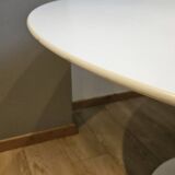 Knoll Saarinen Tulip table 137