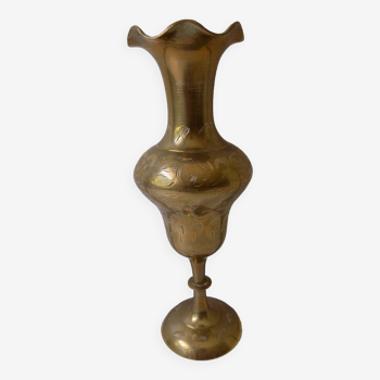 Vase en laiton doré avec motifs gravés (17 cm)