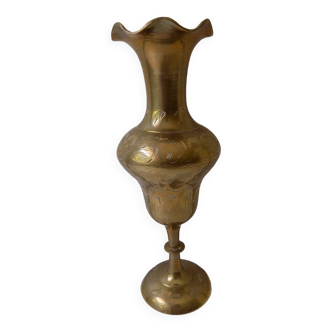 Gilded brass vase with engraved patterns (17 cm)