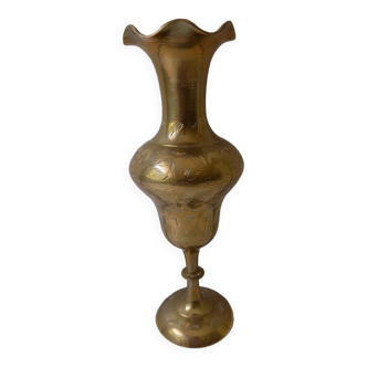 Vase en laiton doré avec motifs gravés (17 cm)