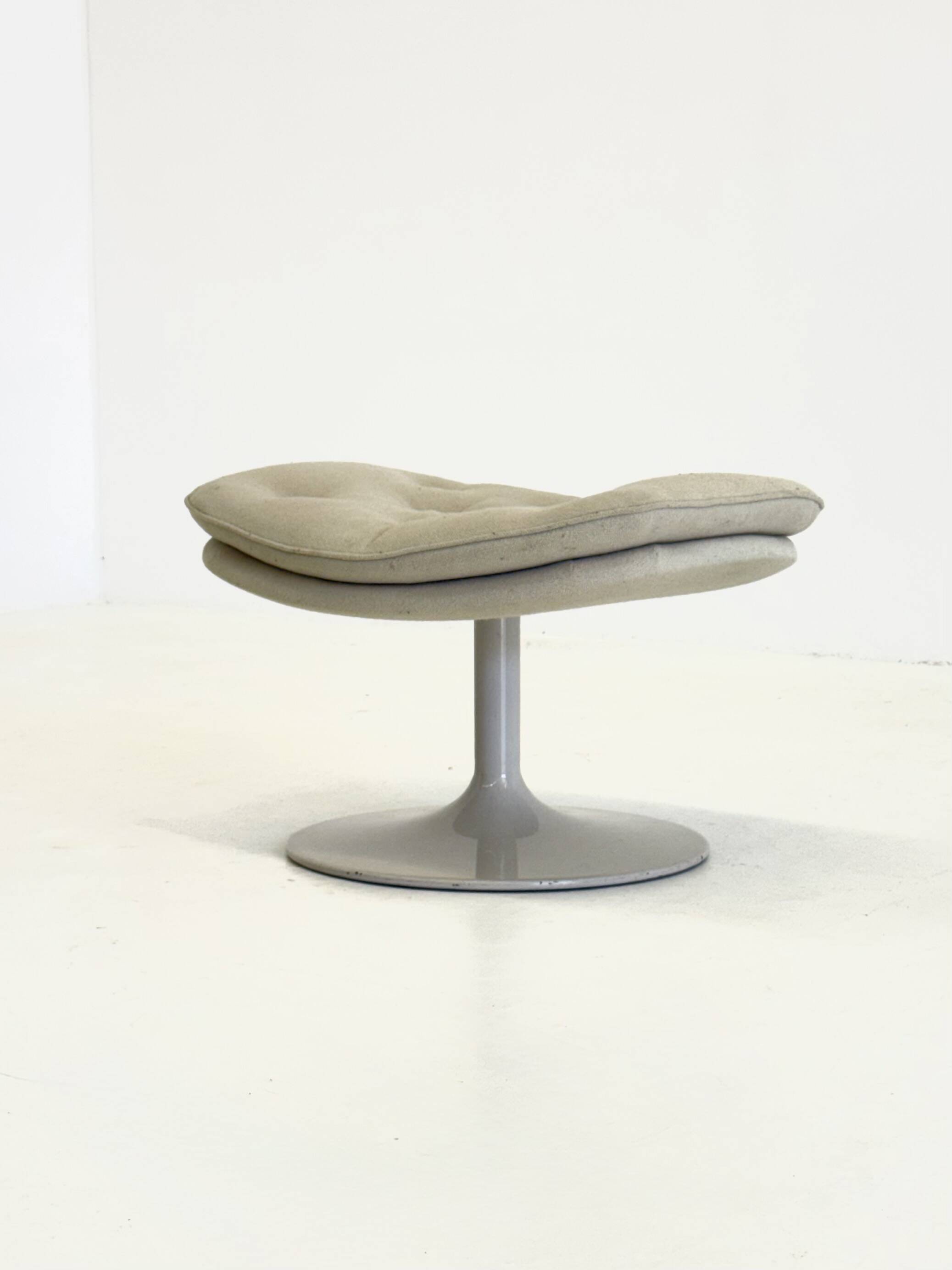 Artifort F588 Ottoman by Geoffrey Harcourt