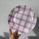 4 dinner plates, pink tablecloth, Moulin des Loups