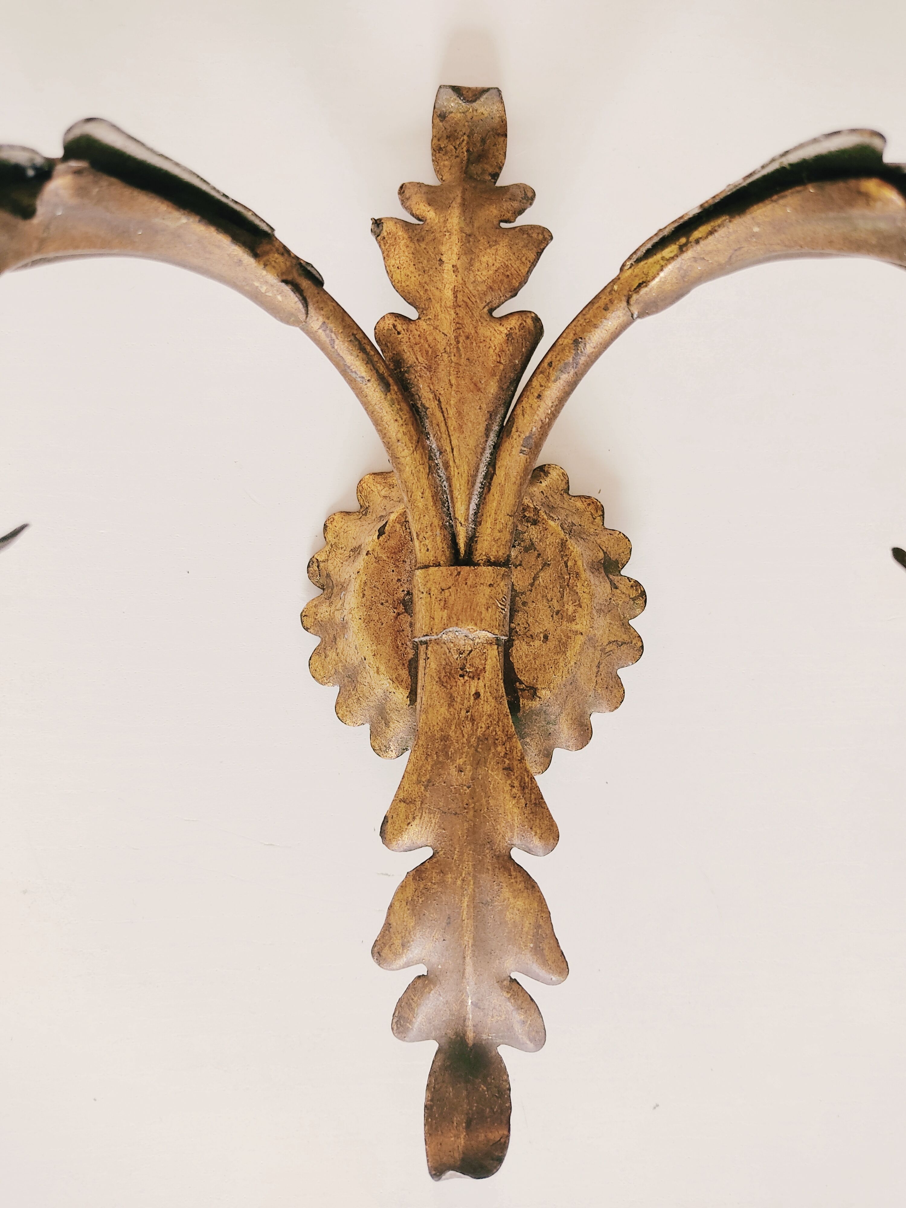 Golden Italian wall lamp