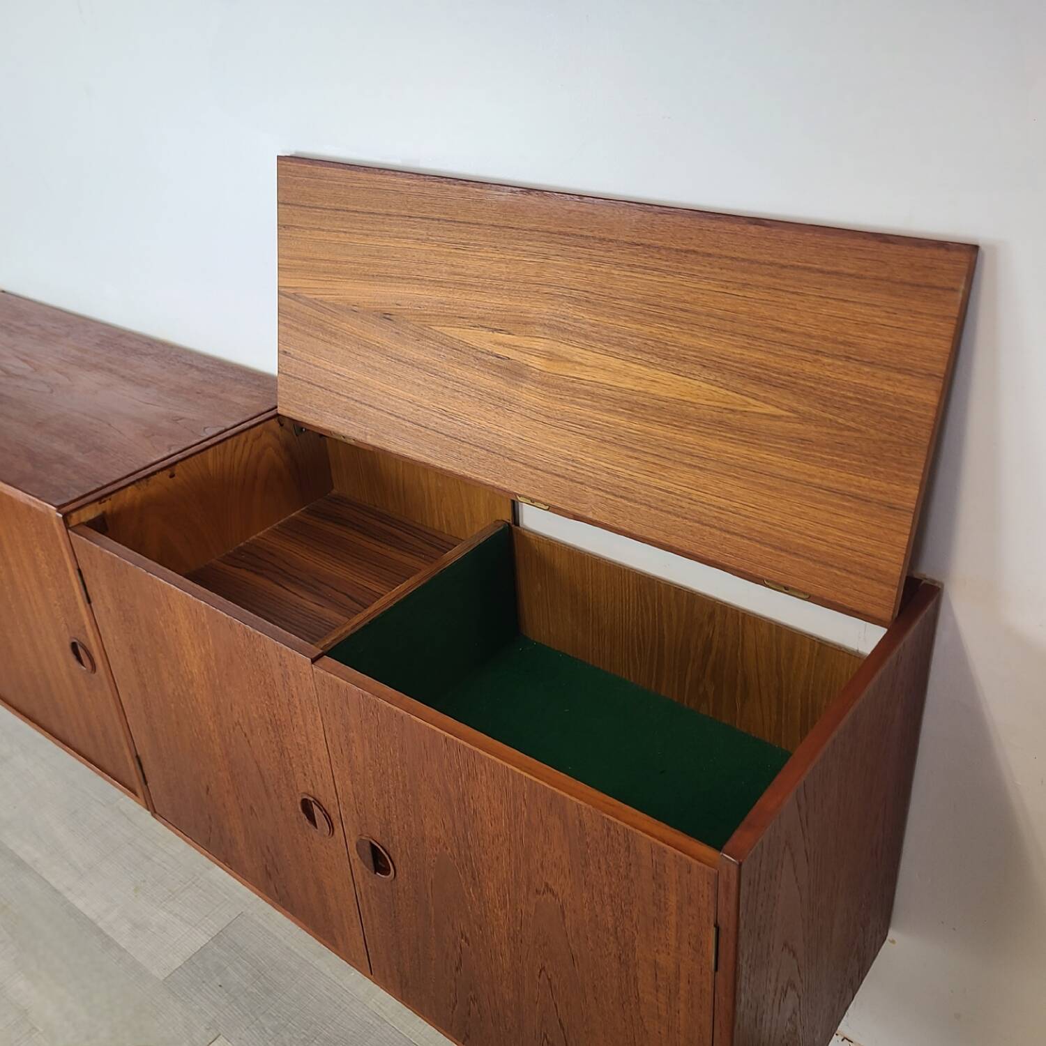 Danish design wall-mounted bookshelf Thygesen Sorensen teck vi