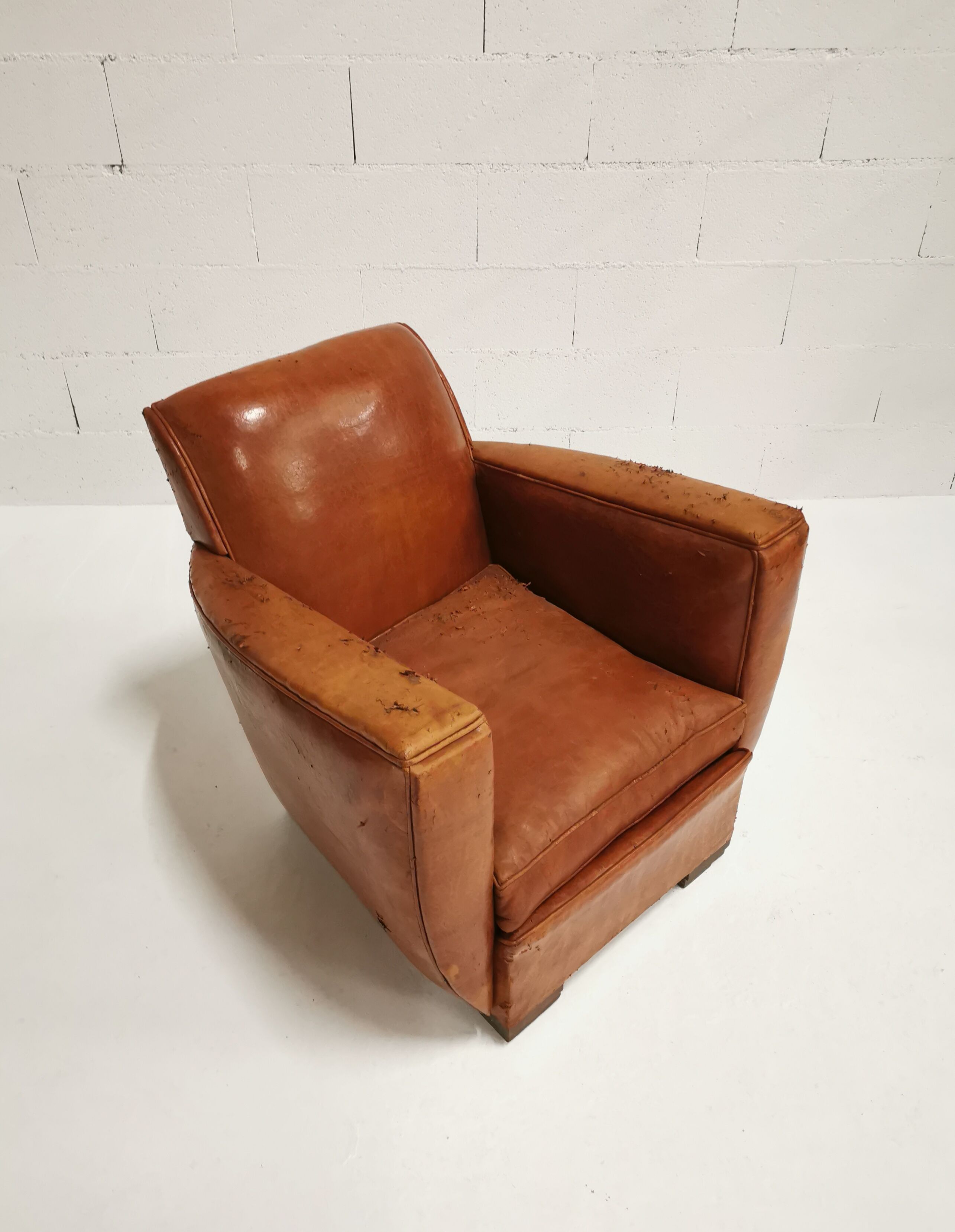 Leather armchair club old art deco, 1930
