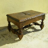 Table de poupée ancienne en bois sculpté