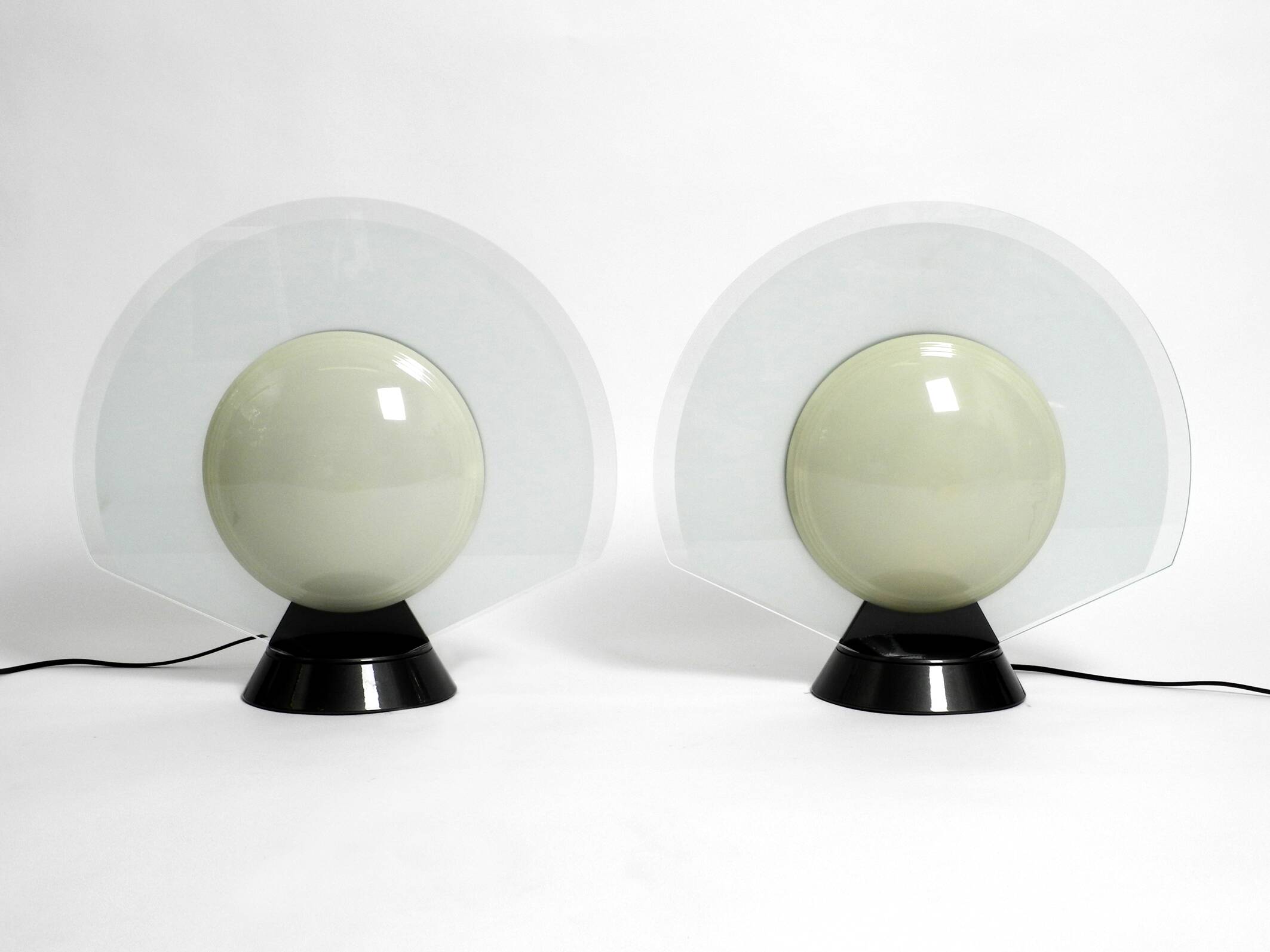 Pair of 1980s table lamps by Pier Giuseppe Ramella for Arteluce model Tikal