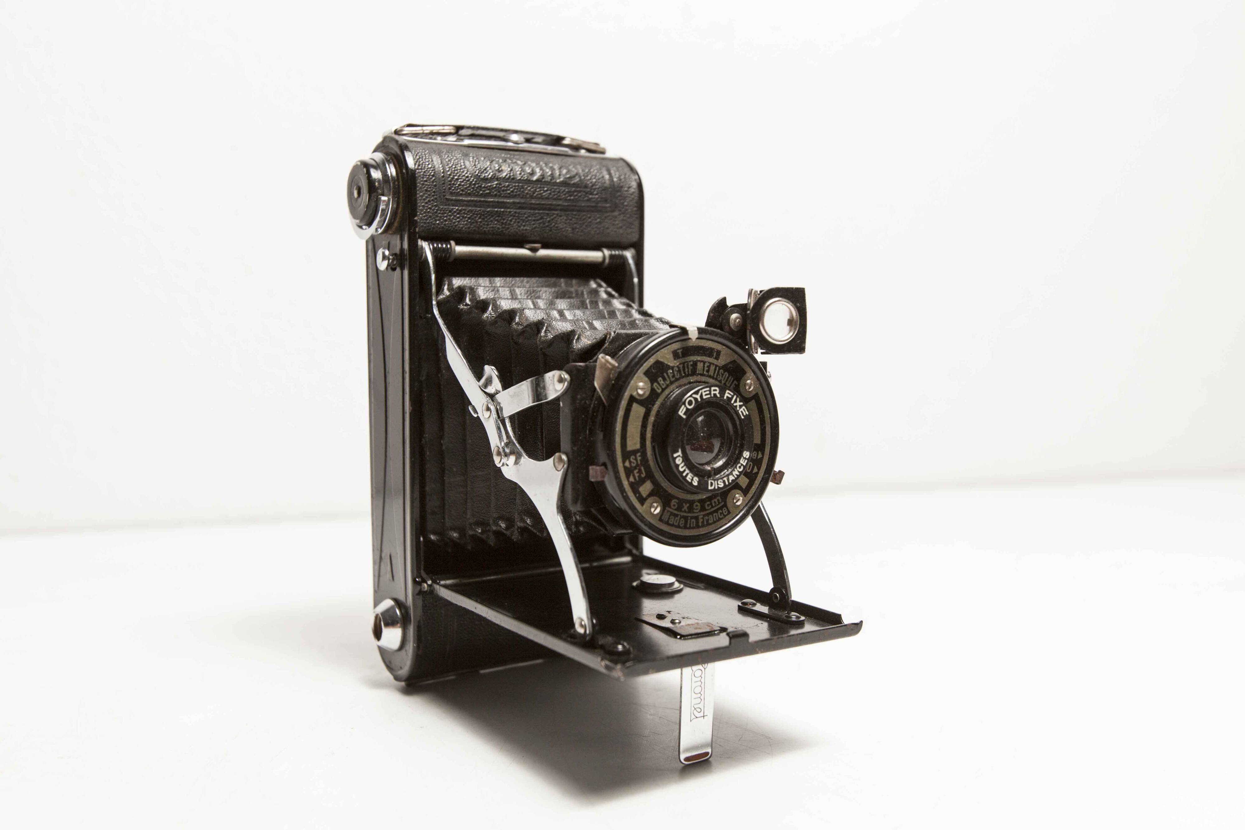 Appareil photo argentique Coronet Folding 6x9 1946 objectif menisque foyer fixe et pochette cuir