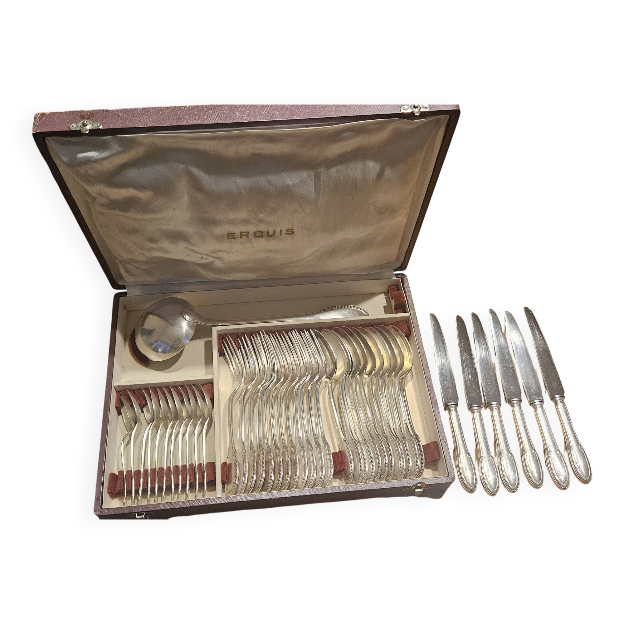 Service for 12 place settings + 6 ERCUIS GODRONS model silver-plated knives, 24.5 cm