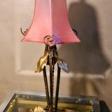 Wrought iron lamp from 1920 to 30, with gold patina with pretty pink tulip 39x16