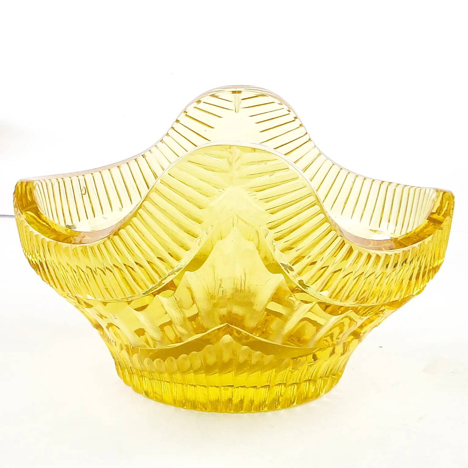 Art Deco jardiniere, lemon crystal, designed by R. Hlousek, Moser, Czechoslovakia, 1930s
