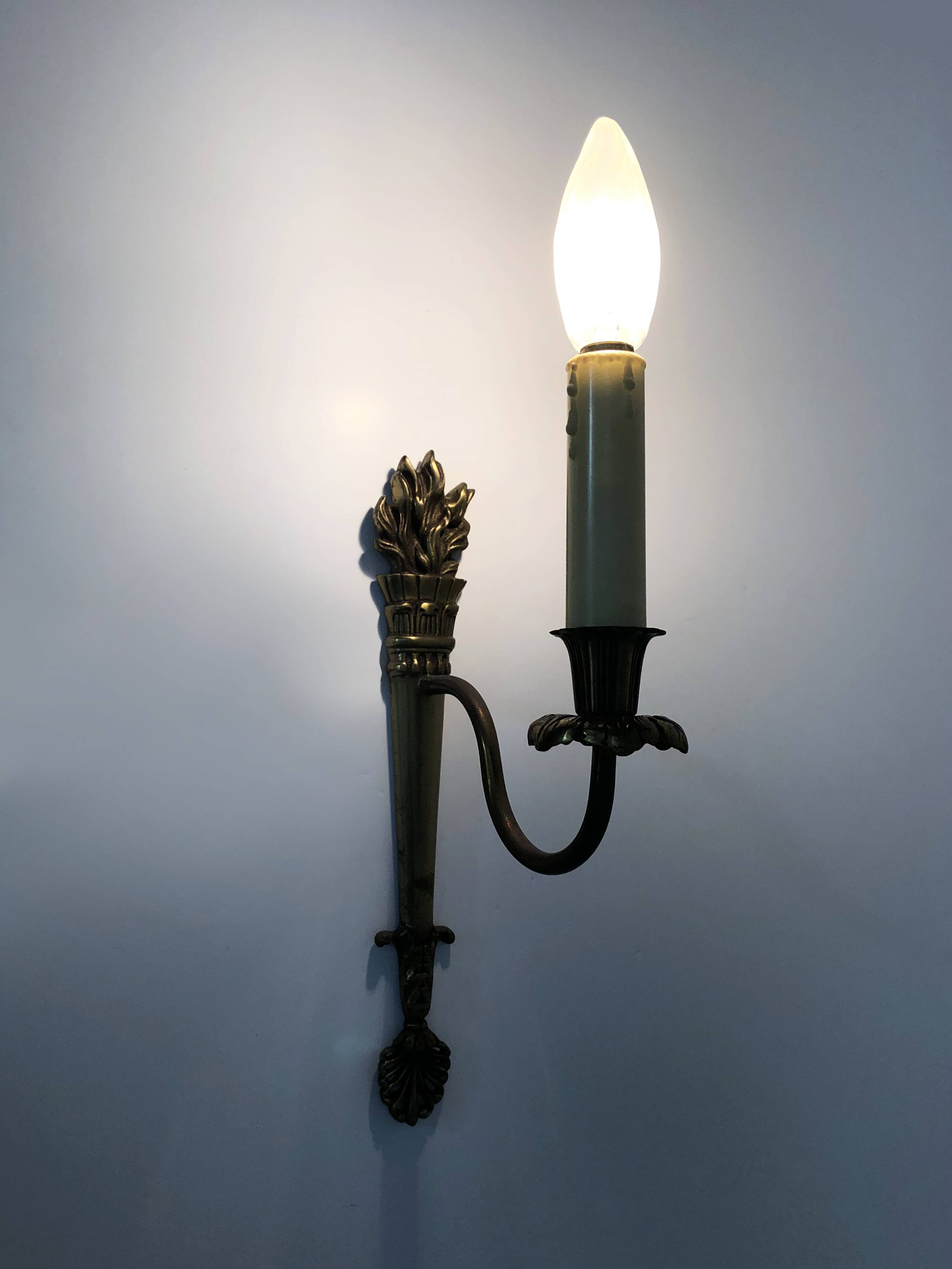 Old pair of wall sconces pot à feu, bronze, year 50 60